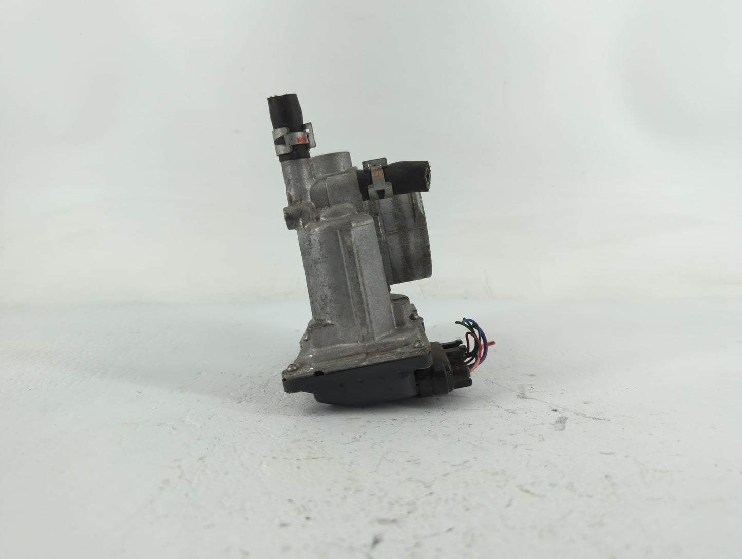 2011-2019 Toyota Corolla Throttle Body P/N:22030-0T080 Fits Fits 2011 2012 2013 2014 2015 2016 2017 2018 2019 OEM Used Auto 
