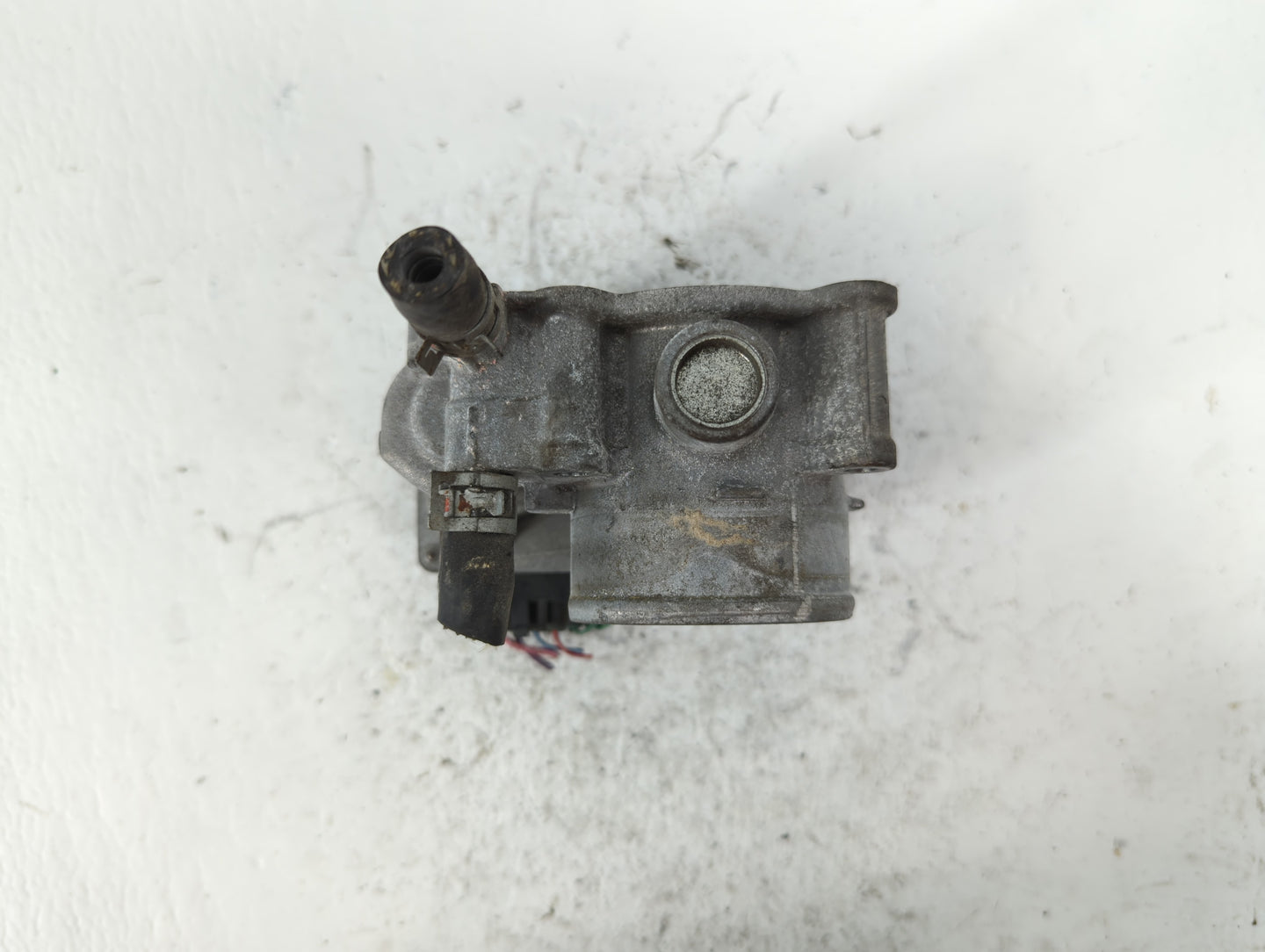 2011-2019 Toyota Corolla Throttle Body P/N:22030-0T080 Fits Fits 2011 2012 2013 2014 2015 2016 2017 2018 2019 OEM Used Auto 
