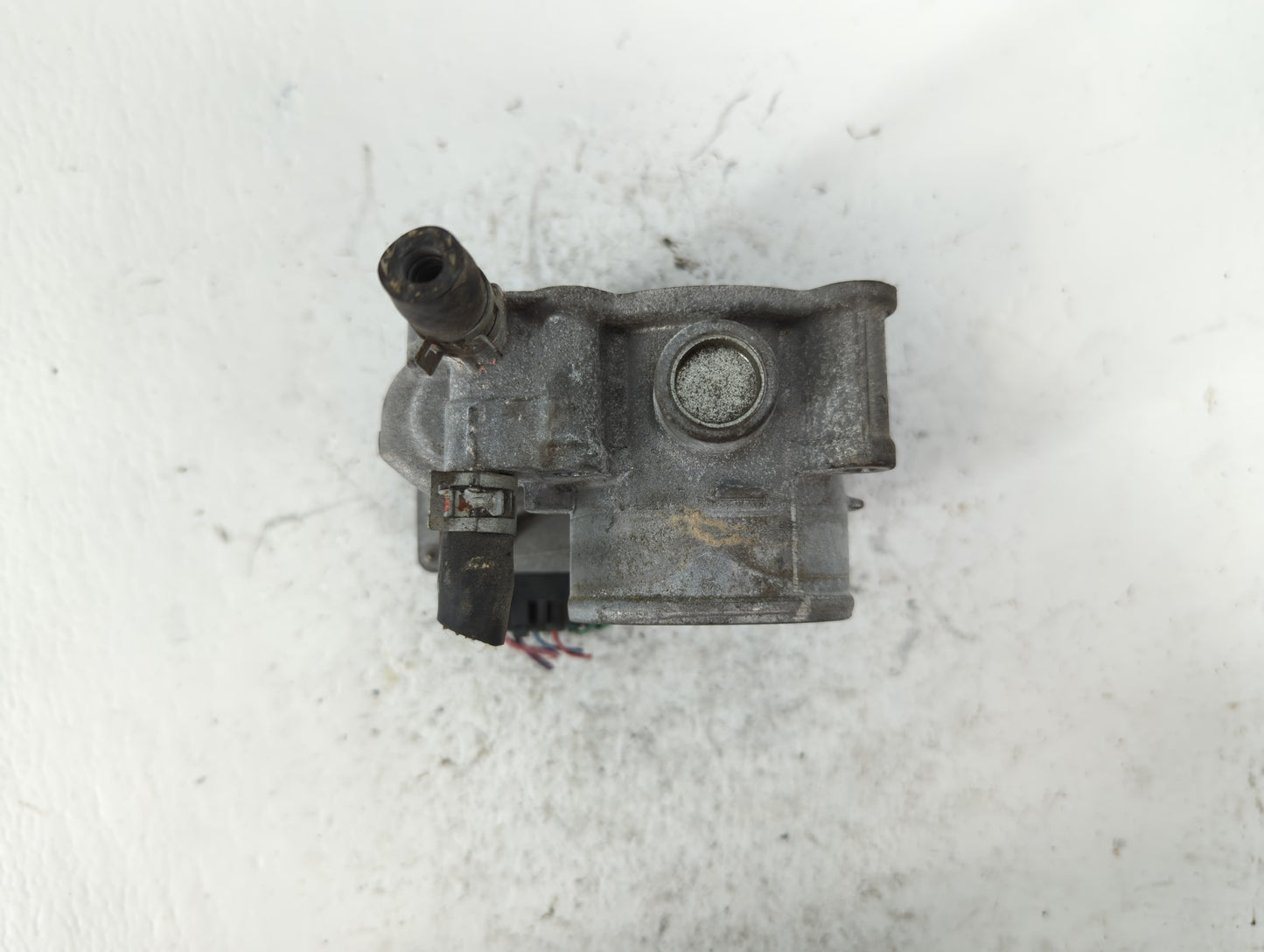 2011-2019 Toyota Corolla Throttle Body P/N:22030-0T080 Fits Fits 2011 2012 2013 2014 2015 2016 2017 2018 2019 OEM Used Auto 