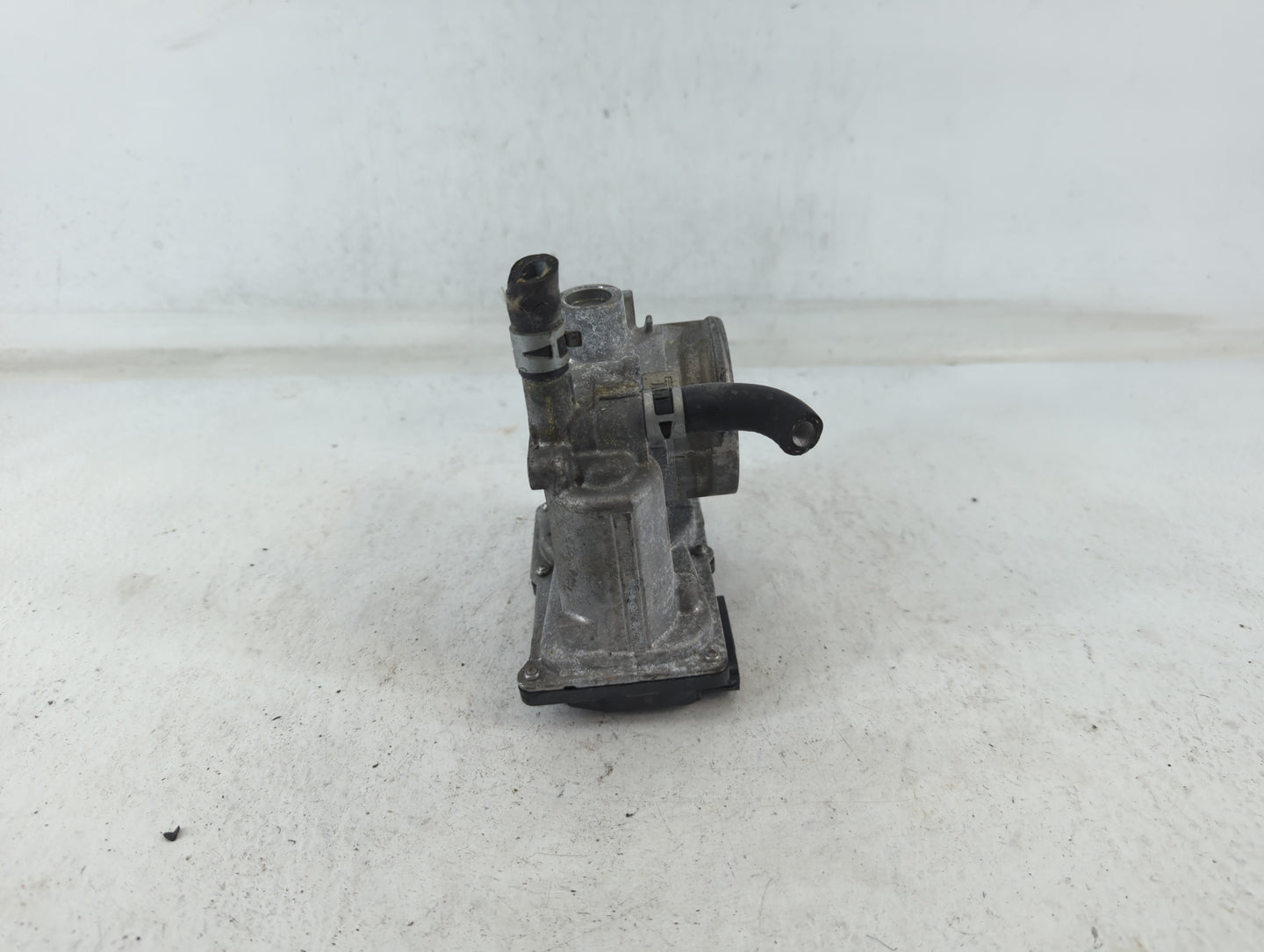 2011-2019 Toyota Corolla Throttle Body P/N:22030-0T080 Fits Fits 2011 2012 2013 2014 2015 2016 2017 2018 2019 OEM Used Auto 