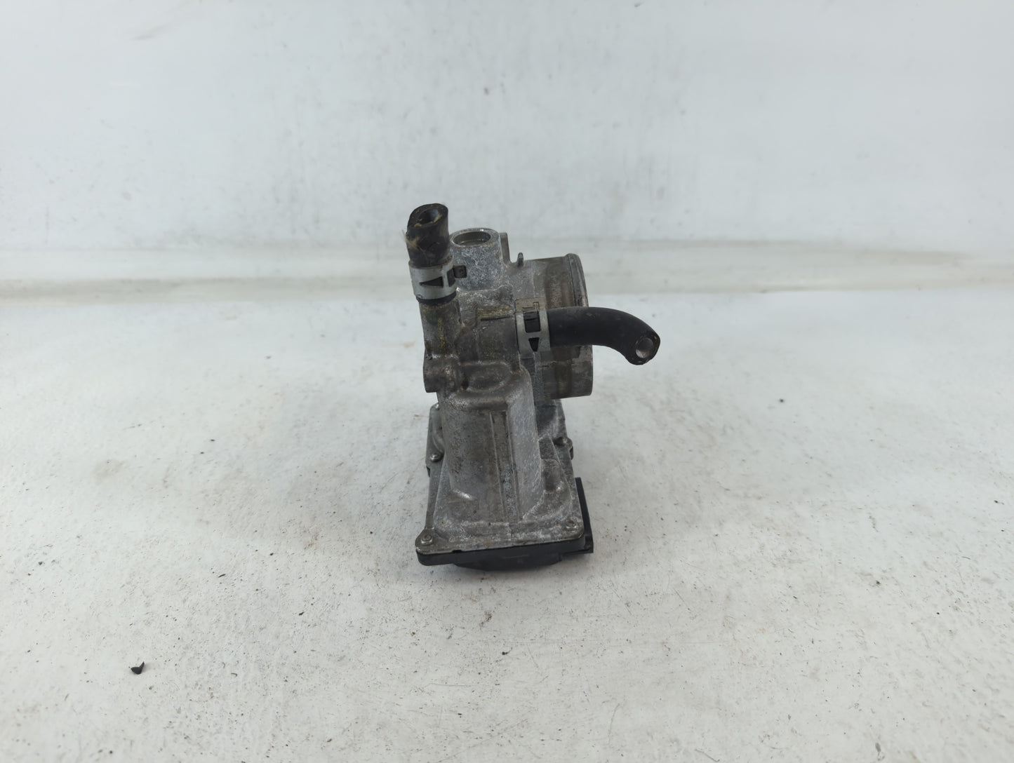 2011-2019 Toyota Corolla Throttle Body P/N:22030-0T080 Fits Fits 2011 2012 2013 2014 2015 2016 2017 2018 2019 OEM Used Auto 