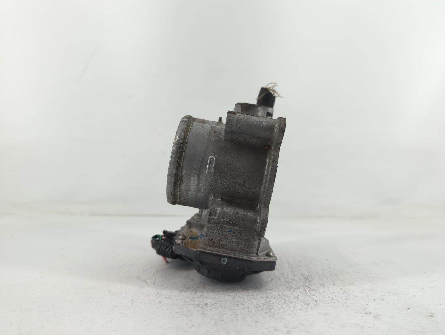 2011-2019 Toyota Corolla Throttle Body P/N:22030-0T080 Fits Fits 2011 2012 2013 2014 2015 2016 2017 2018 2019 OEM Used Auto 