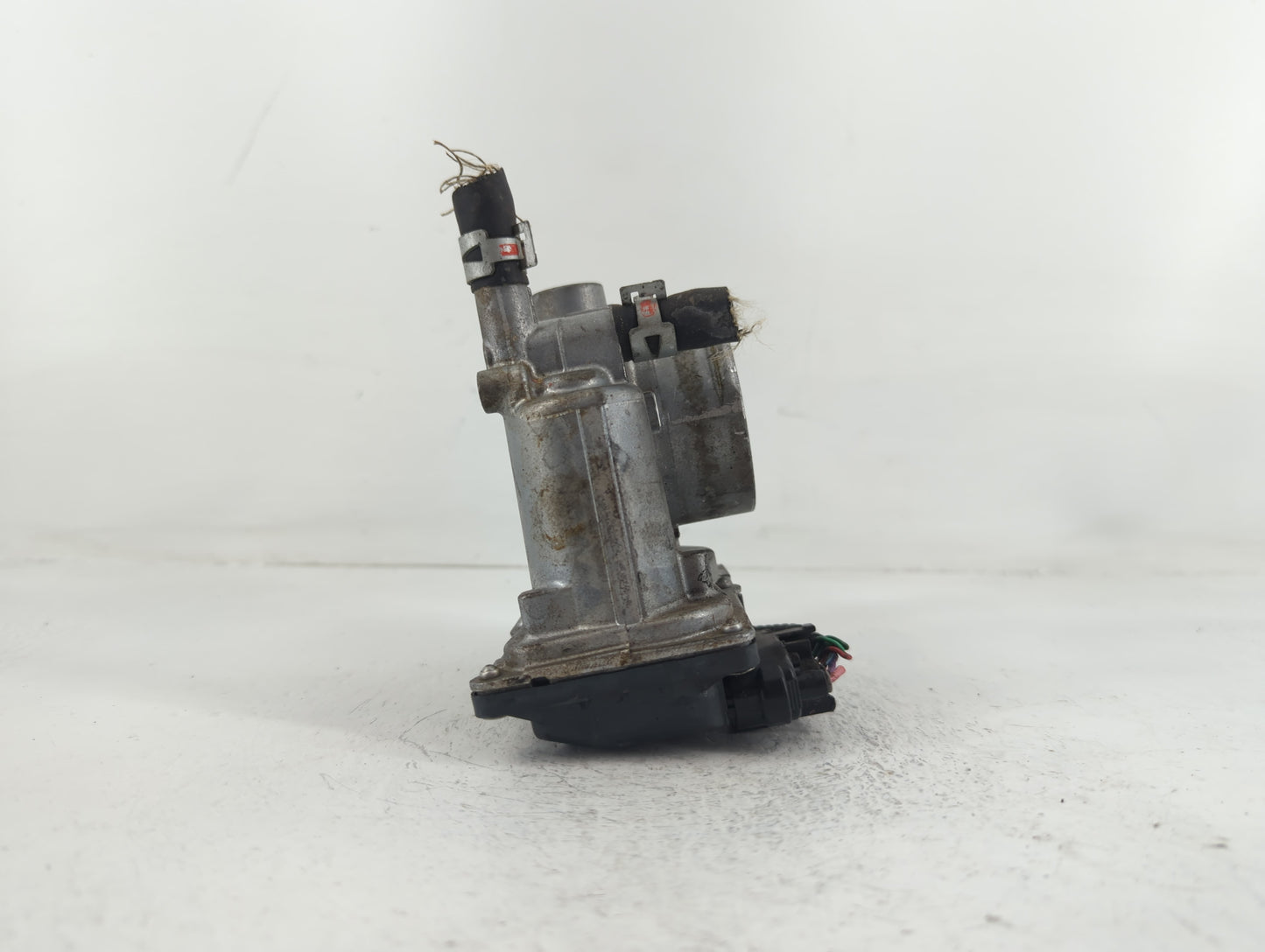 2011-2019 Toyota Corolla Throttle Body P/N:22030-0T080 Fits Fits 2011 2012 2013 2014 2015 2016 2017 2018 2019 OEM Used Auto 