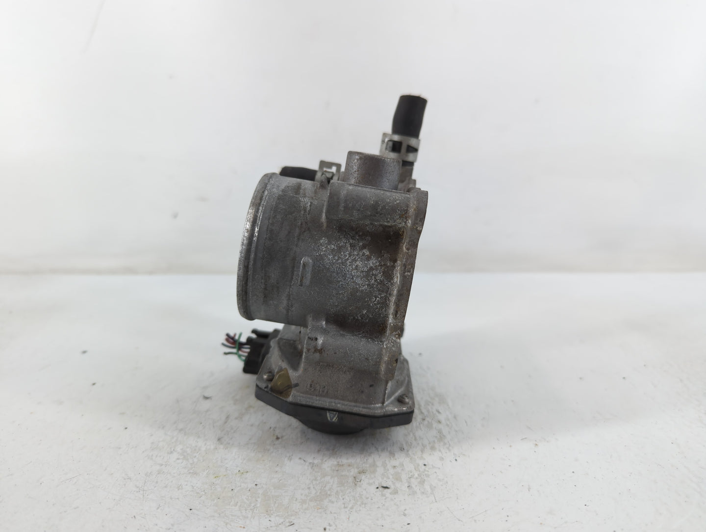 2011-2019 Toyota Corolla Throttle Body P/N:22030-0T080 Fits Fits 2011 2012 2013 2014 2015 2016 2017 2018 2019 OEM Used Auto 