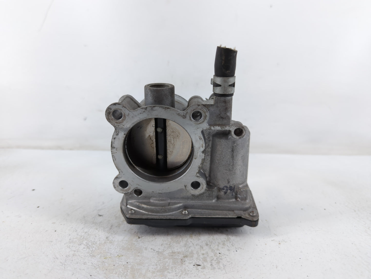 2011-2019 Toyota Corolla Throttle Body P/N:22030-0T080 Fits Fits 2011 2012 2013 2014 2015 2016 2017 2018 2019 OEM Used Auto 