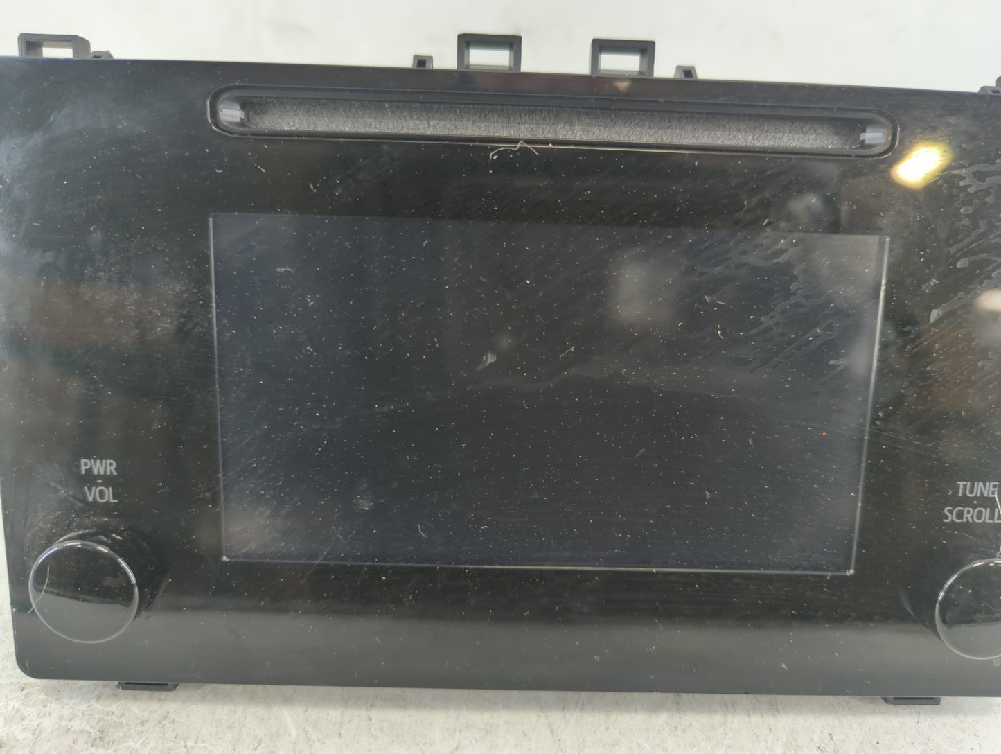 2017-2019 Toyota Corolla Am Fm Cd Player Radio Receiver - Oemusedautoparts1.com