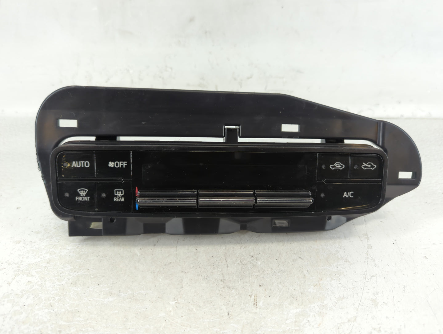 2017-2019 Toyota Corolla Climate Control Module Temperature AC/Heater Replacement P/N:55468-02060 Fits Fits 2017 2018 2019 O