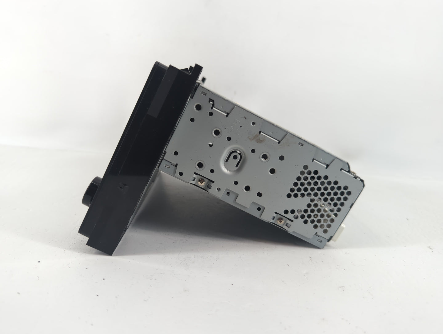 2017-2019 Toyota Corolla Am Fm Cd Player Radio Receiver - Oemusedautoparts1.com