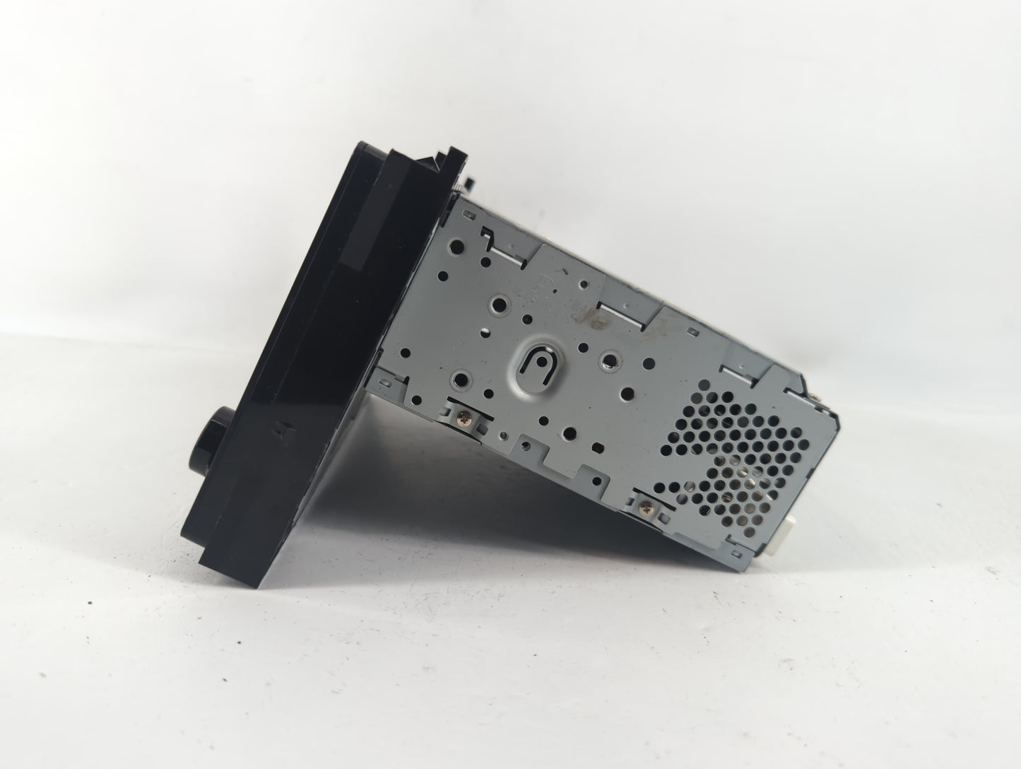 2017-2019 Toyota Corolla Am Fm Cd Player Radio Receiver - Oemusedautoparts1.com