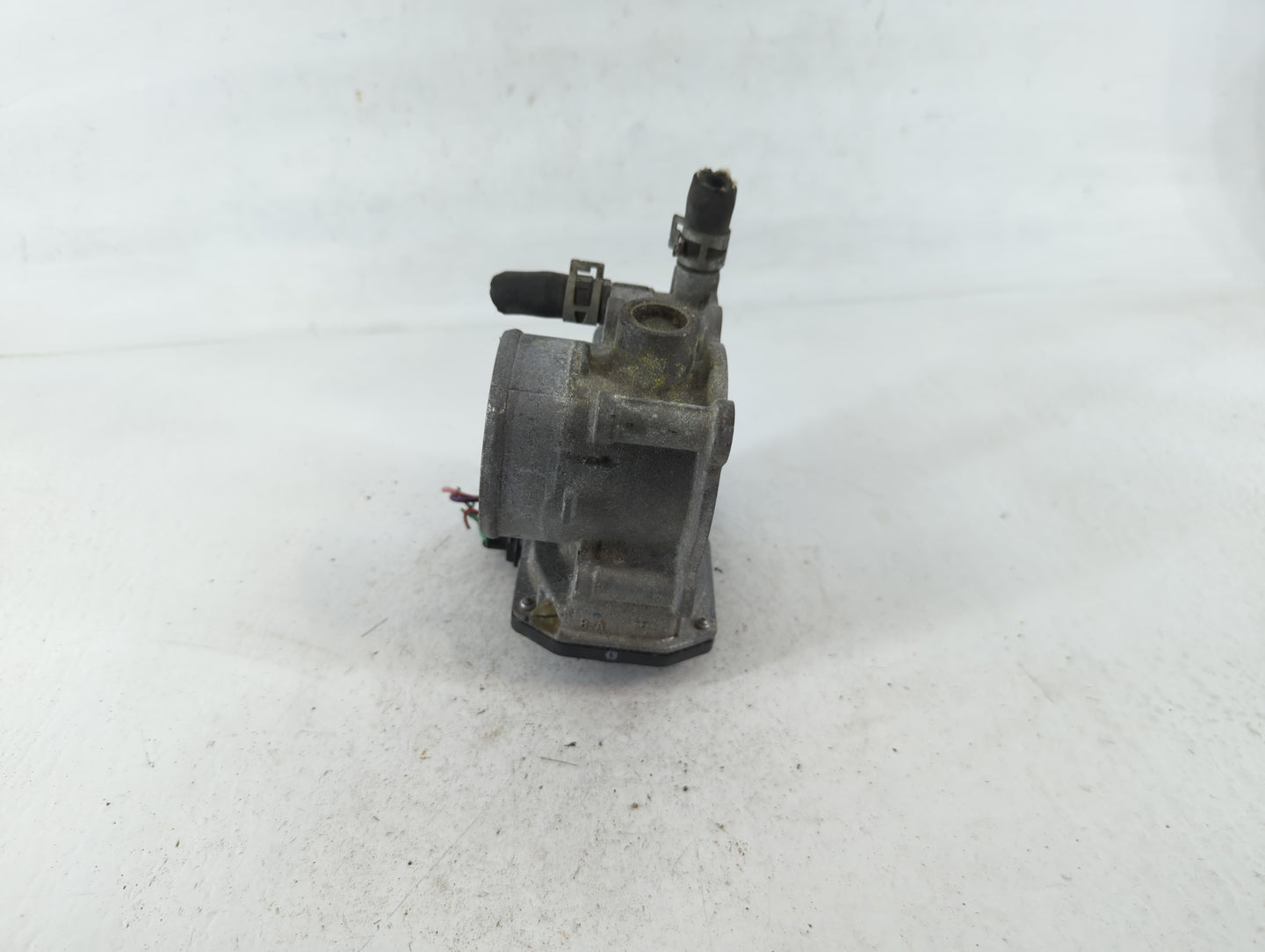 2011-2019 Toyota Corolla Throttle Body P/N:22030-0T080 Fits Fits 2011 2012 2013 2014 2015 2016 2017 2018 2019 OEM Used Auto 