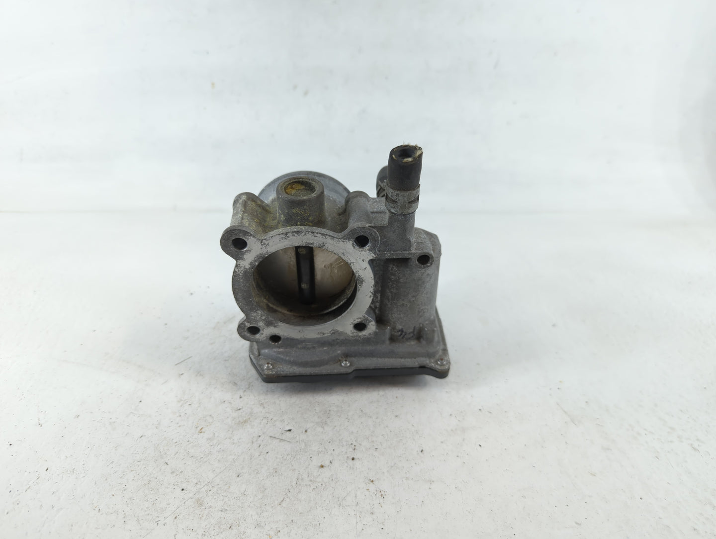 2011-2019 Toyota Corolla Throttle Body P/N:22030-0T080 Fits Fits 2011 2012 2013 2014 2015 2016 2017 2018 2019 OEM Used Auto 