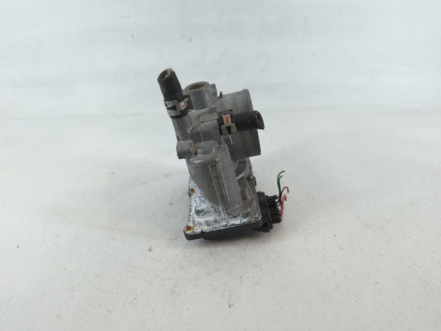 2011-2019 Toyota Corolla Throttle Body P/N:22030-0T080 Fits Fits 2011 2012 2013 2014 2015 2016 2017 2018 2019 OEM Used Auto 