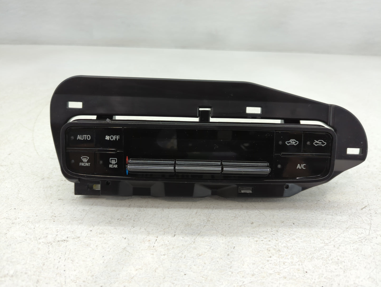 2017-2019 Toyota Corolla Climate Control Module Temperature AC/Heater Replacement P/N:55468-02060 Fits Fits 2017 2018 2019 O