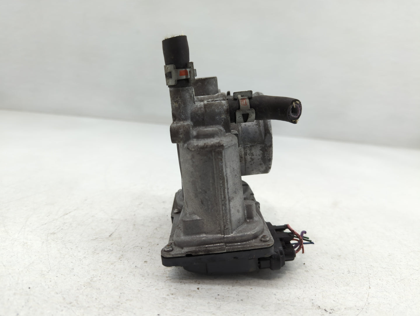 2011-2019 Toyota Corolla Throttle Body P/N:22030-0T080 Fits Fits 2011 2012 2013 2014 2015 2016 2017 2018 2019 OEM Used Auto 