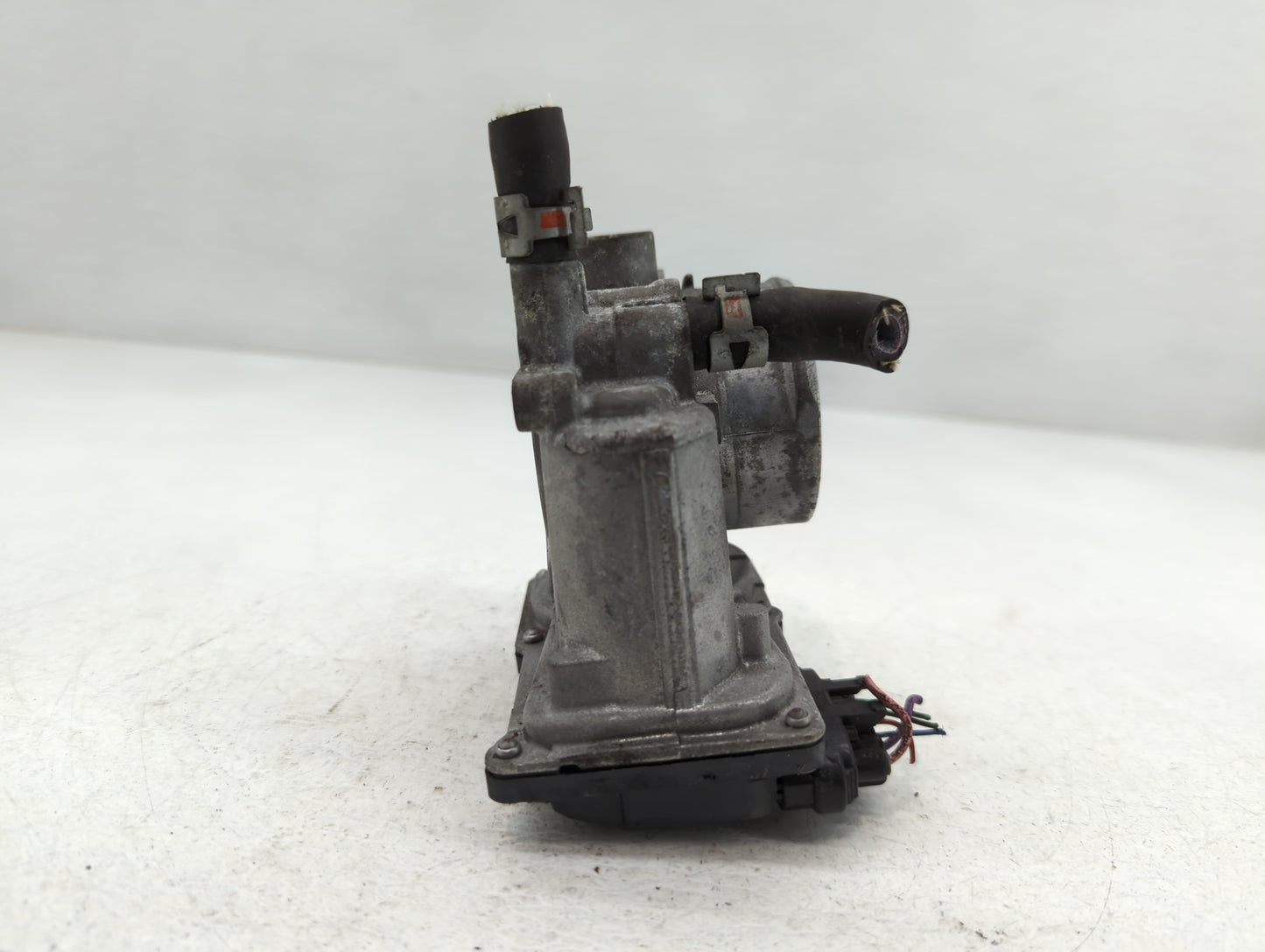 2011-2019 Toyota Corolla Throttle Body P/N:22030-0T080 Fits Fits 2011 2012 2013 2014 2015 2016 2017 2018 2019 OEM Used Auto 