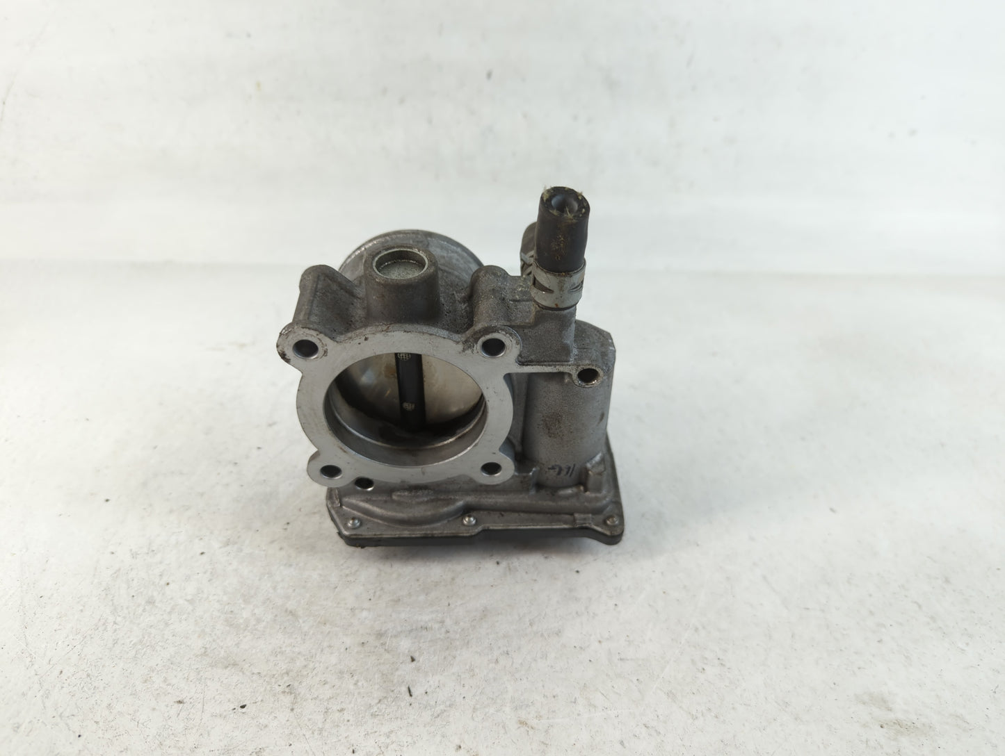2011-2019 Toyota Corolla Throttle Body P/N:22030-0T080 Fits Fits 2011 2012 2013 2014 2015 2016 2017 2018 2019 OEM Used Auto 