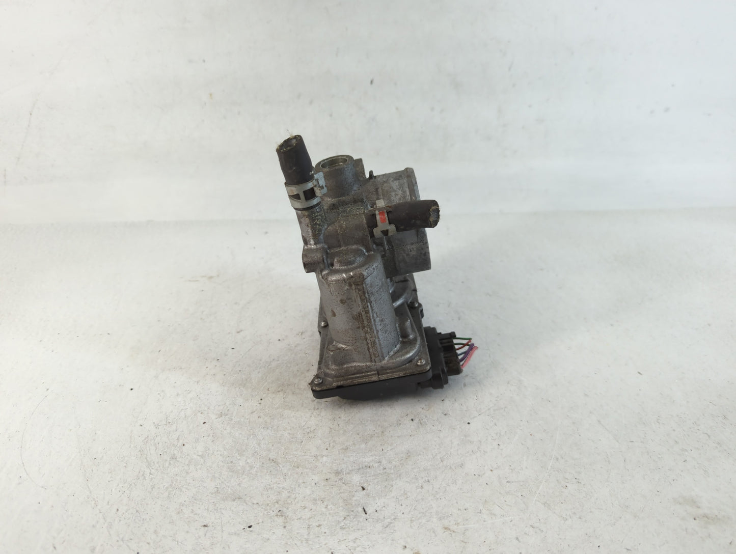 2011-2019 Toyota Corolla Throttle Body P/N:22030-0T080 Fits Fits 2011 2012 2013 2014 2015 2016 2017 2018 2019 OEM Used Auto 