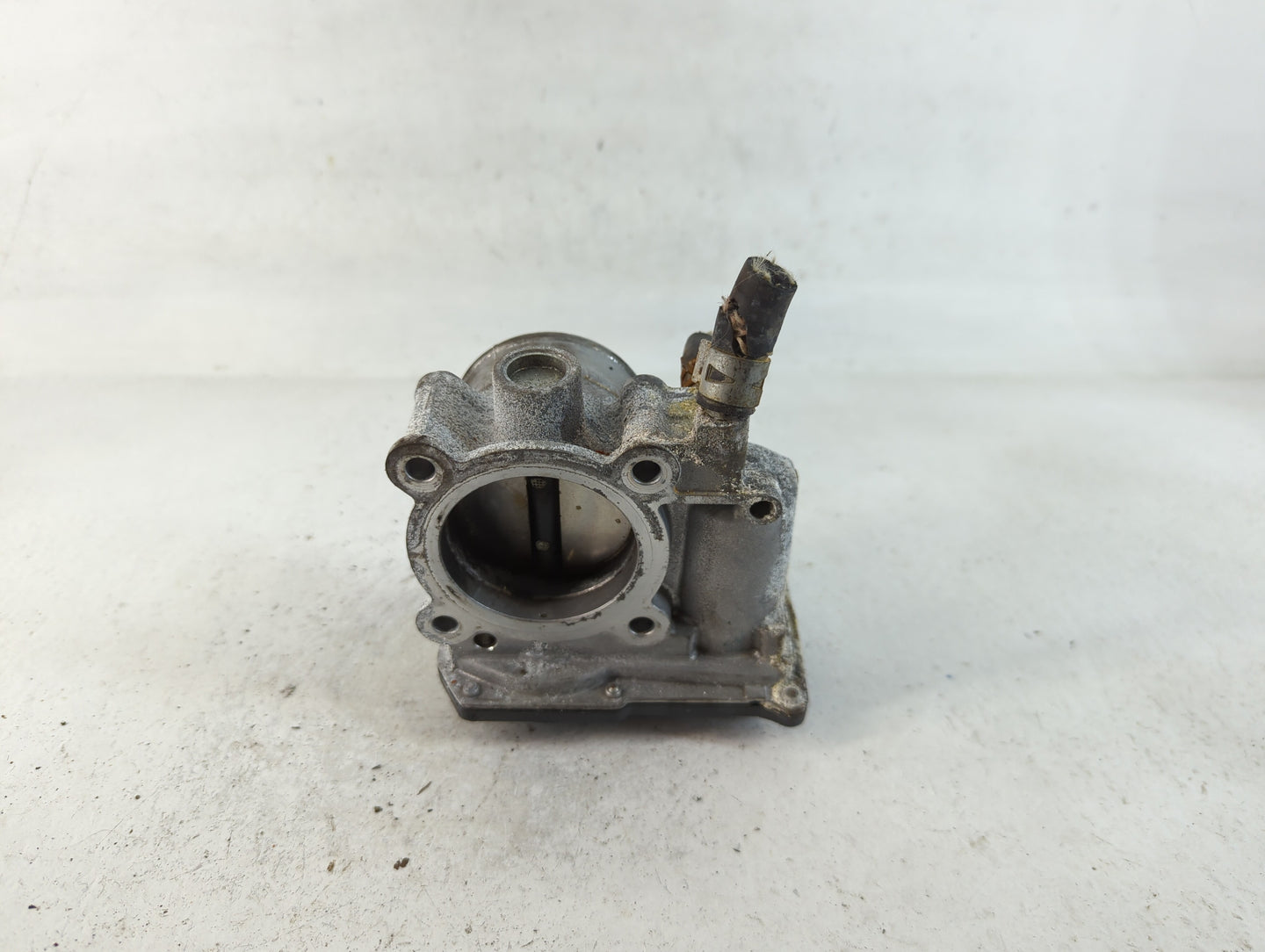 2011-2019 Toyota Corolla Throttle Body P/N:22030-0T080 Fits Fits 2011 2012 2013 2014 2015 2016 2017 2018 2019 OEM Used Auto 