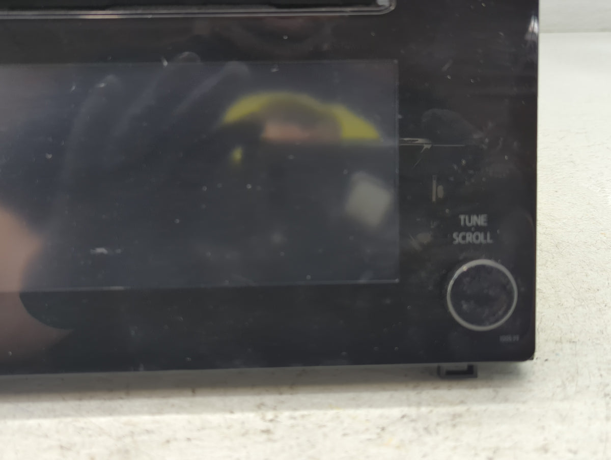 2017-2019 Toyota Corolla Am Fm Cd Player Radio Receiver 764092 - Oemusedautoparts1.com