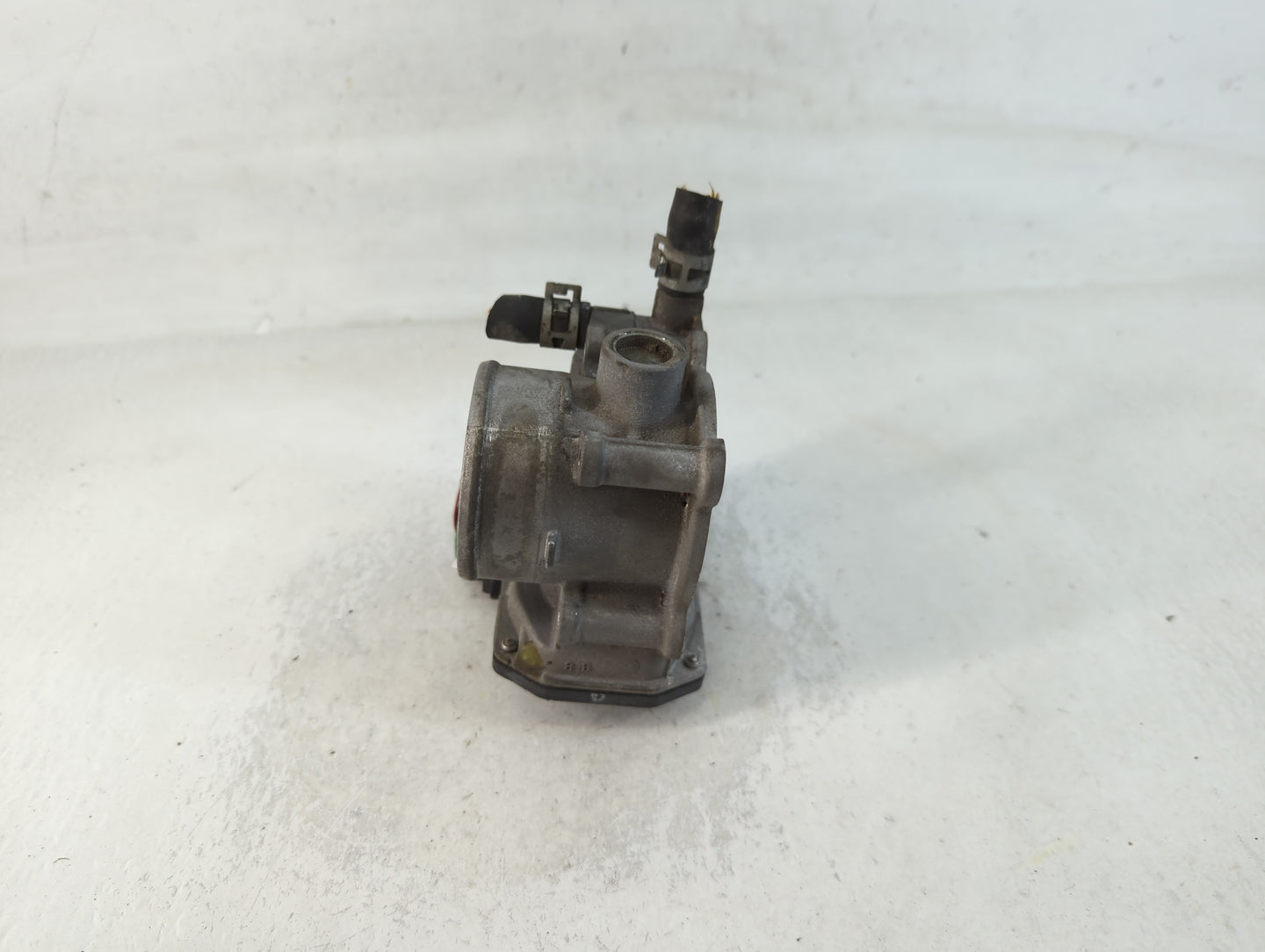2011-2019 Toyota Corolla Throttle Body P/N:22030-0T080 Fits Fits 2011 2012 2013 2014 2015 2016 2017 2018 2019 OEM Used Auto 