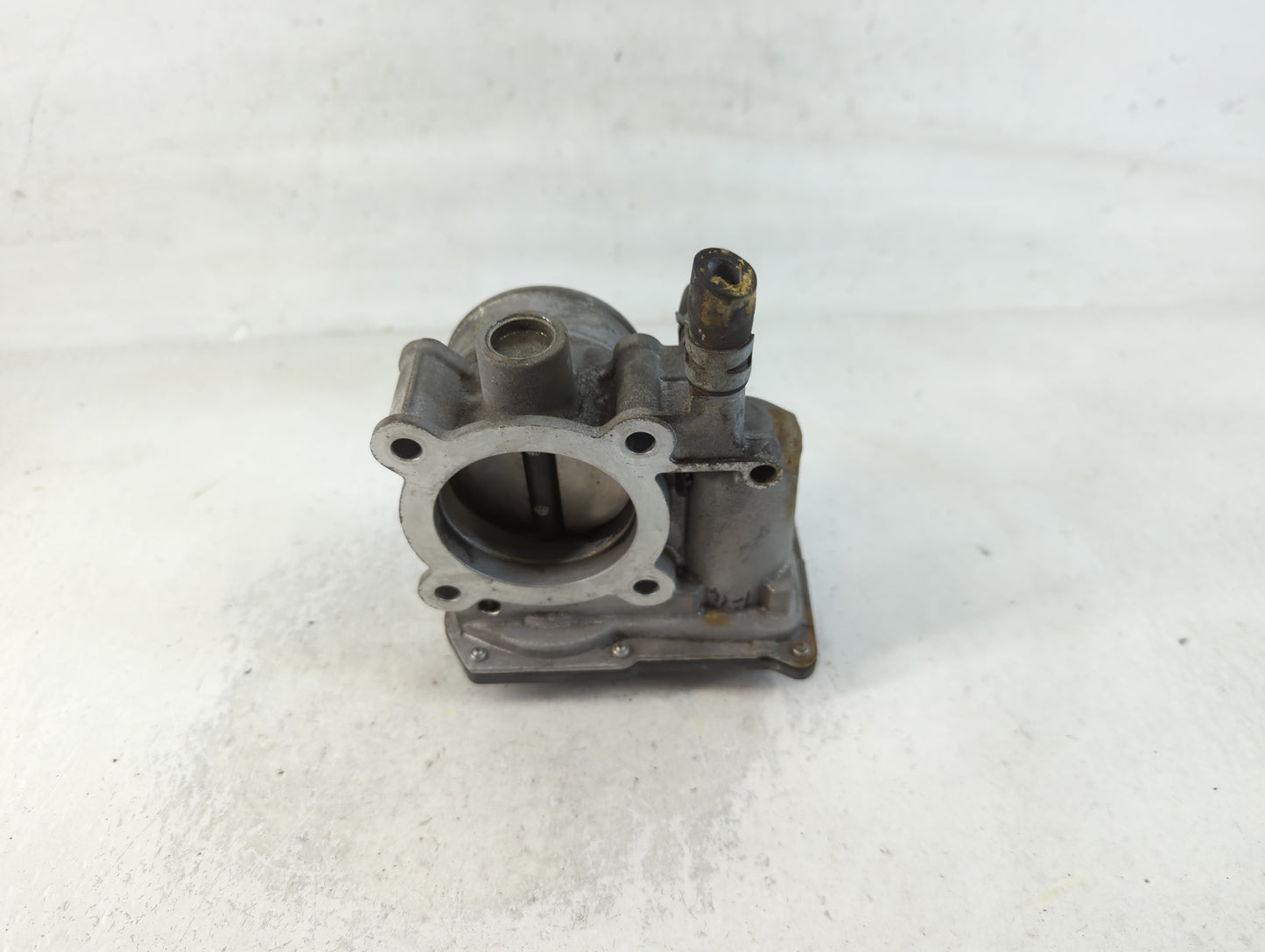2011-2019 Toyota Corolla Throttle Body P/N:22030-0T080 Fits Fits 2011 2012 2013 2014 2015 2016 2017 2018 2019 OEM Used Auto 