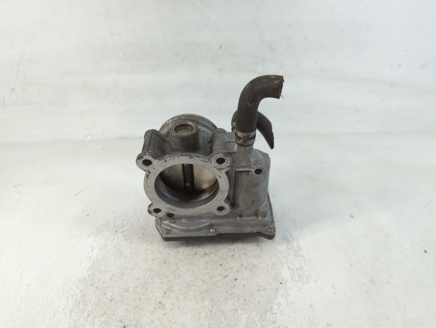 2011-2019 Toyota Corolla Throttle Body P/N:22030-0T080 Fits Fits 2011 2012 2013 2014 2015 2016 2017 2018 2019 OEM Used Auto 