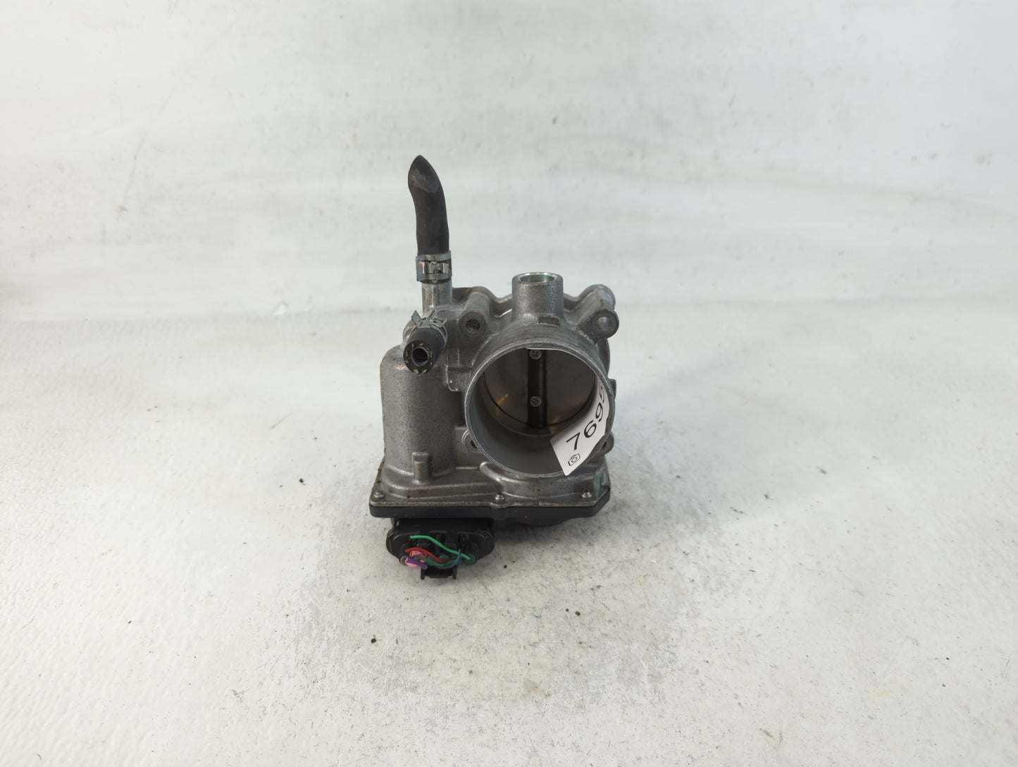 2011-2019 Toyota Corolla Throttle Body P/N:22030-0T080 Fits Fits 2011 2012 2013 2014 2015 2016 2017 2018 2019 OEM Used Auto 