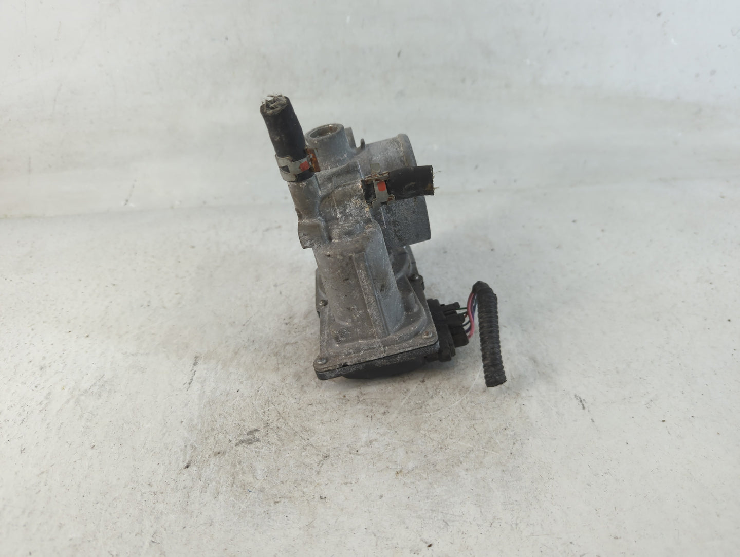 2011-2019 Toyota Corolla Throttle Body P/N:22030-0T080 Fits Fits 2011 2012 2013 2014 2015 2016 2017 2018 2019 OEM Used Auto 