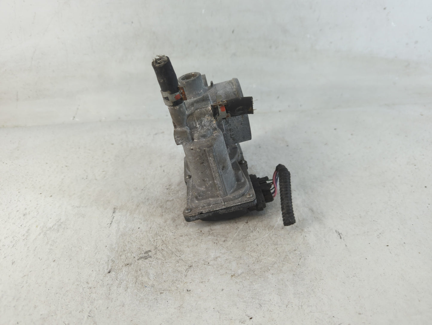 2011-2019 Toyota Corolla Throttle Body P/N:22030-0T080 Fits Fits 2011 2012 2013 2014 2015 2016 2017 2018 2019 OEM Used Auto 