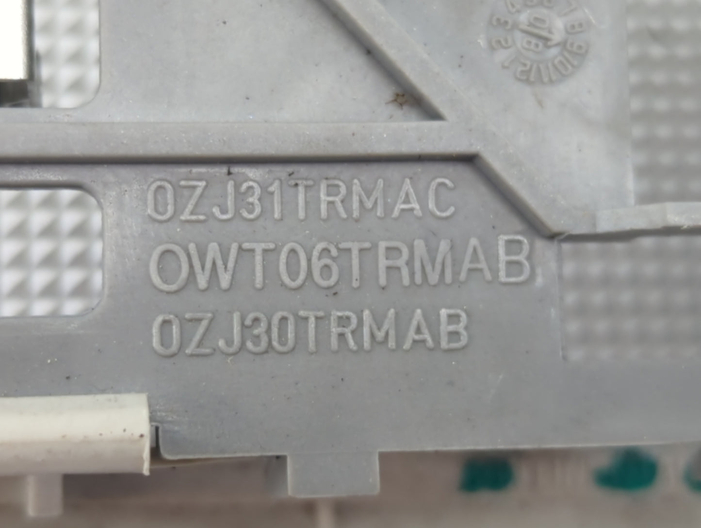 2019 Toyota Corolla Overhead Roof Console - Oemusedautoparts1.com