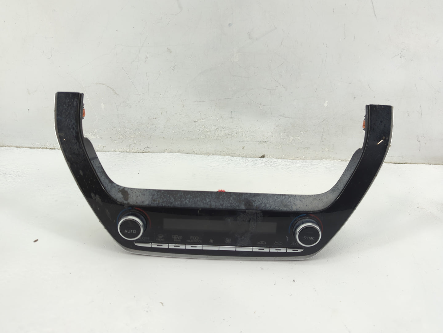 2019 Toyota Corolla Climate Control Module Temperature AC/Heater Replacement P/N:75K714 Fits OEM Used Auto Parts - Oemusedau