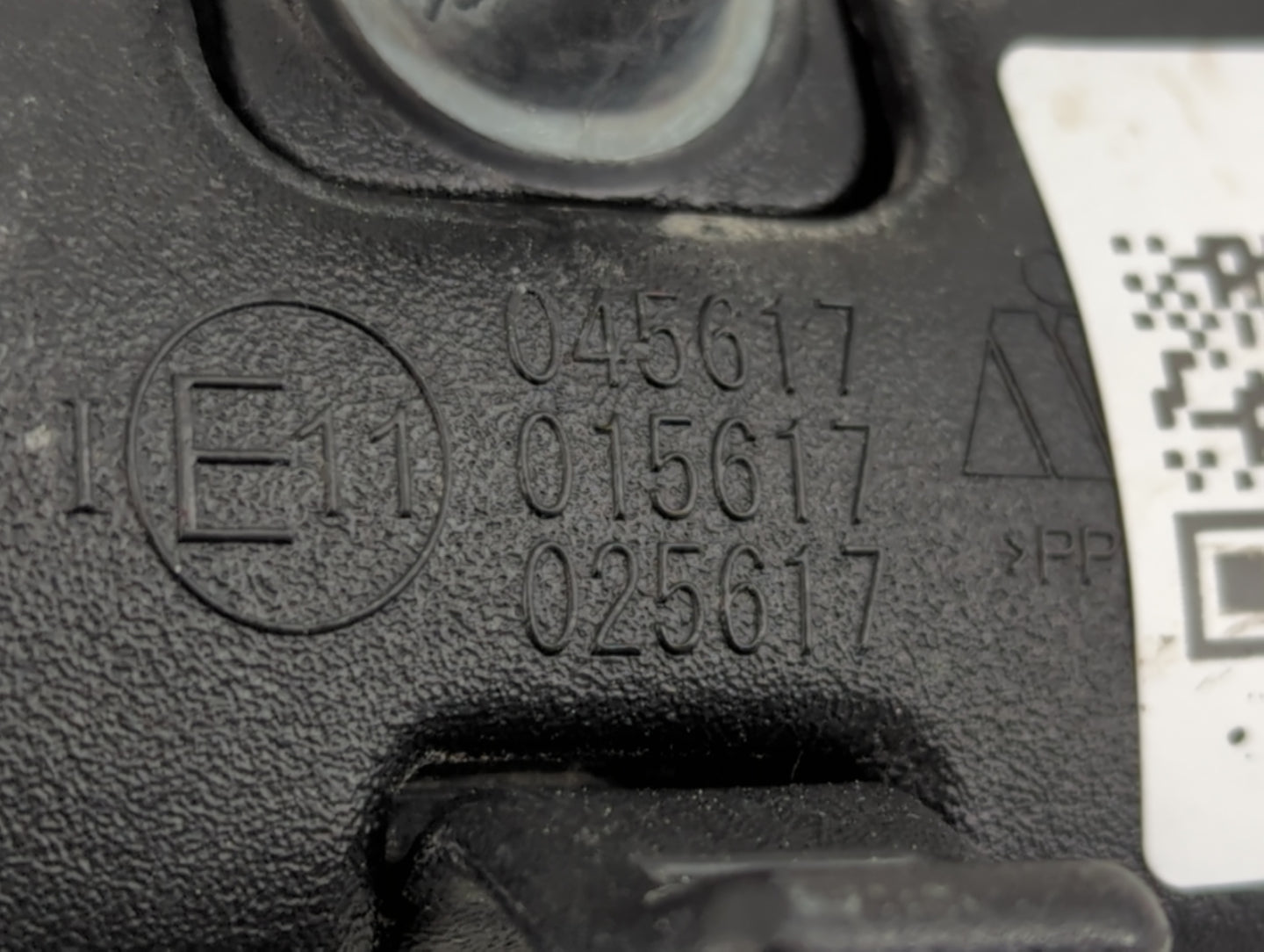 2017-2019 Toyota Highlander Interior Rear View Mirror Replacement OEM P/N:E11025617 E11015617, E11045617 Fits Fits 2017 2018