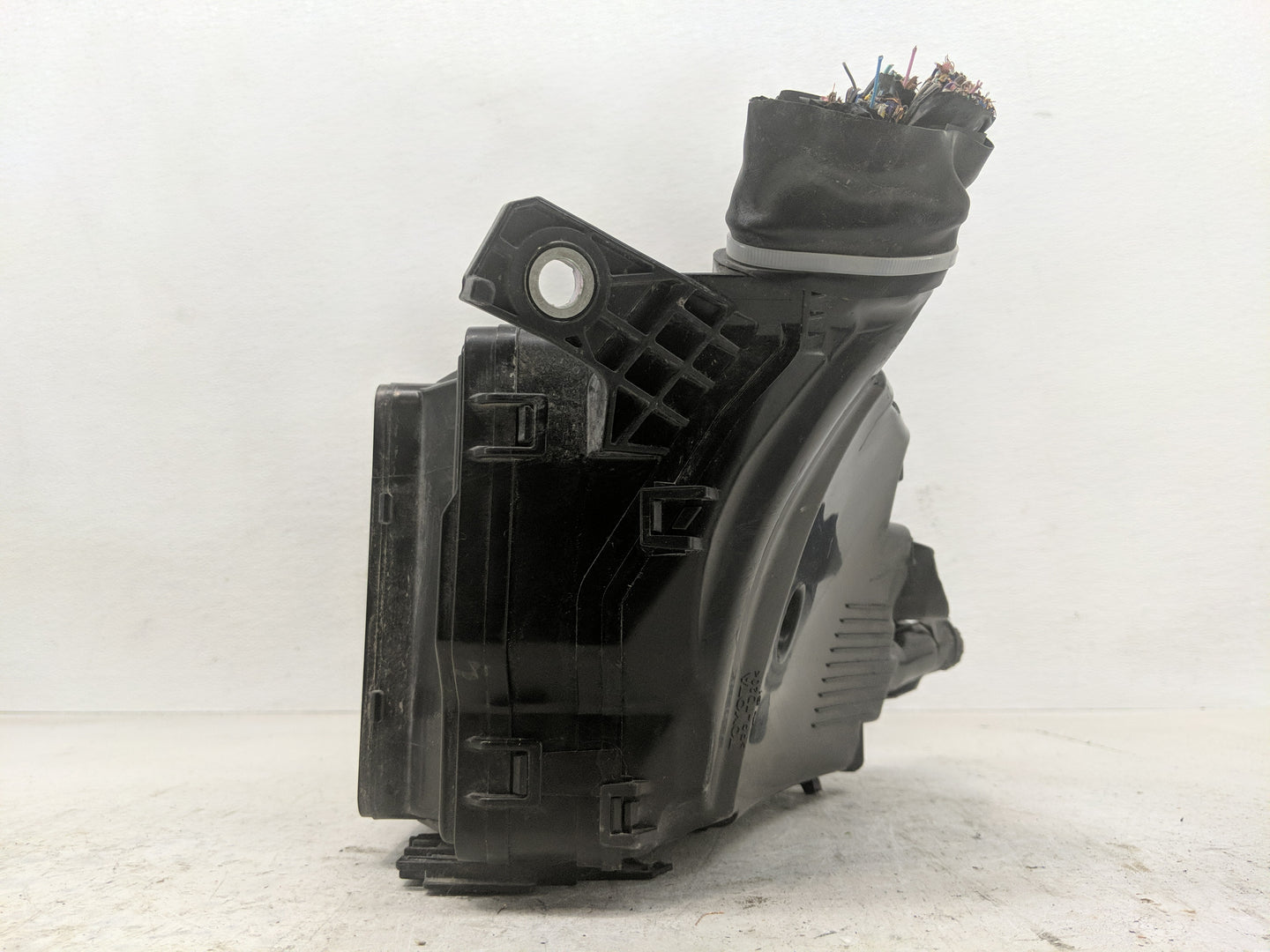 2017-2019 Toyota Highlander Fusebox Fuse Box Panel Relay Module Fits Fits 2017 2018 2019 OEM Used Auto Parts - Oemusedautopa