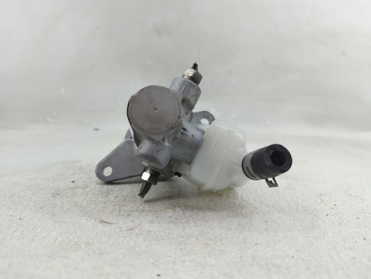 2018-2019 Toyota Highlander Brake Master Cylinder 1276162 - Oemusedautoparts1.com