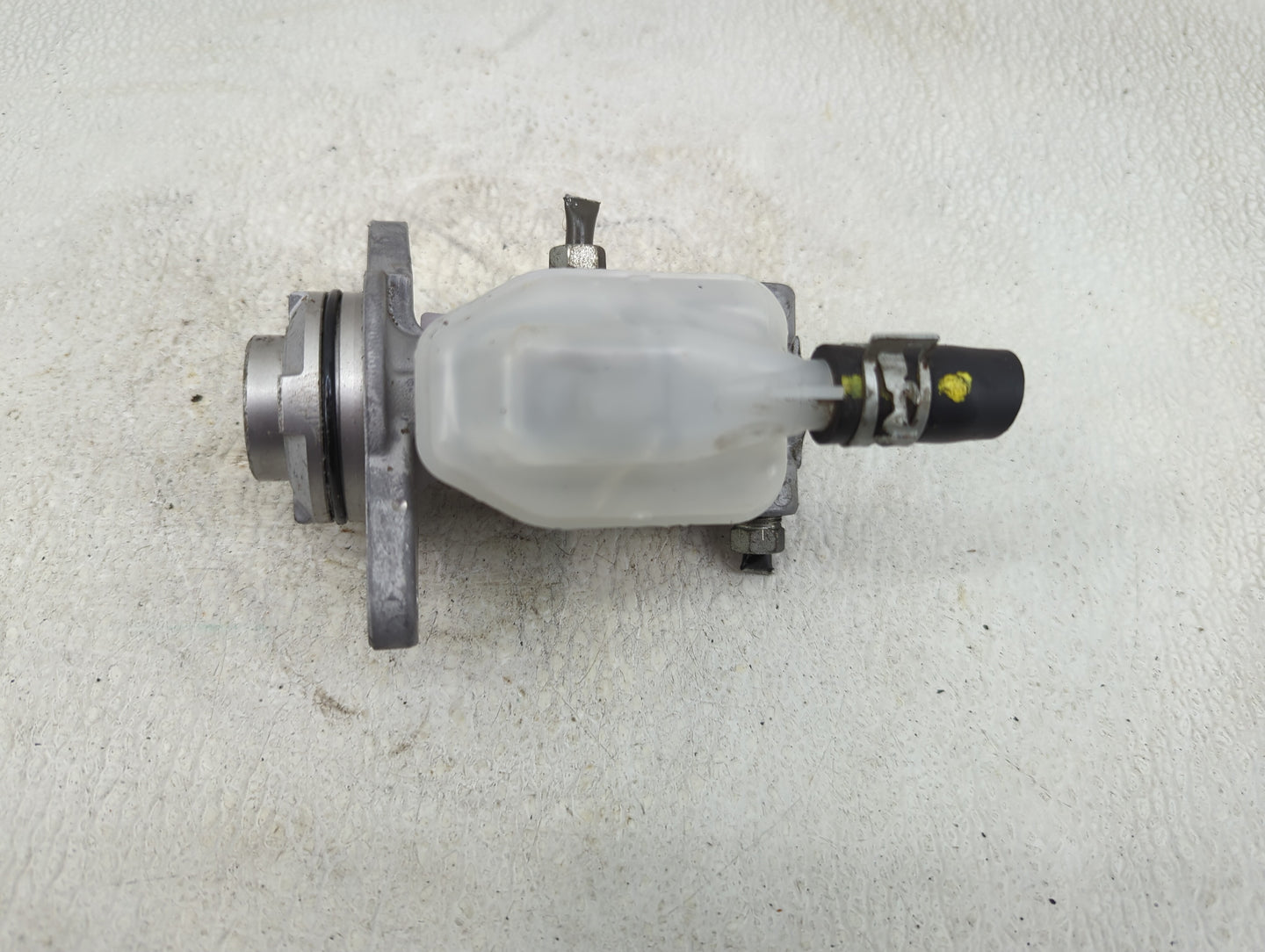 2018-2019 Toyota Highlander Brake Master Cylinder 1276162 - Oemusedautoparts1.com