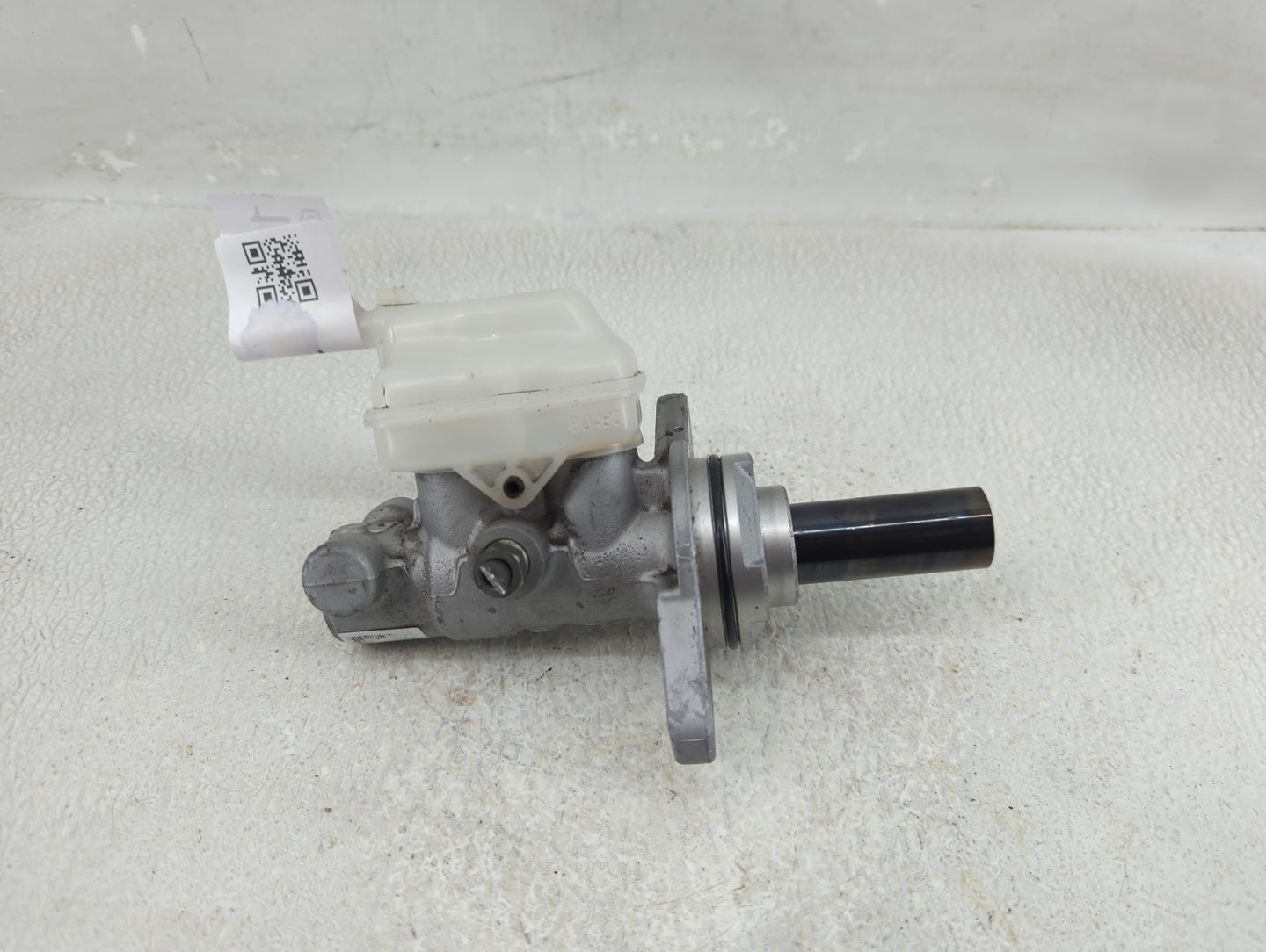 2018-2019 Toyota Highlander Brake Master Cylinder - Oemusedautoparts1.com