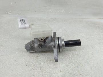 2018-2019 Toyota Highlander Brake Master Cylinder - Oemusedautoparts1.com