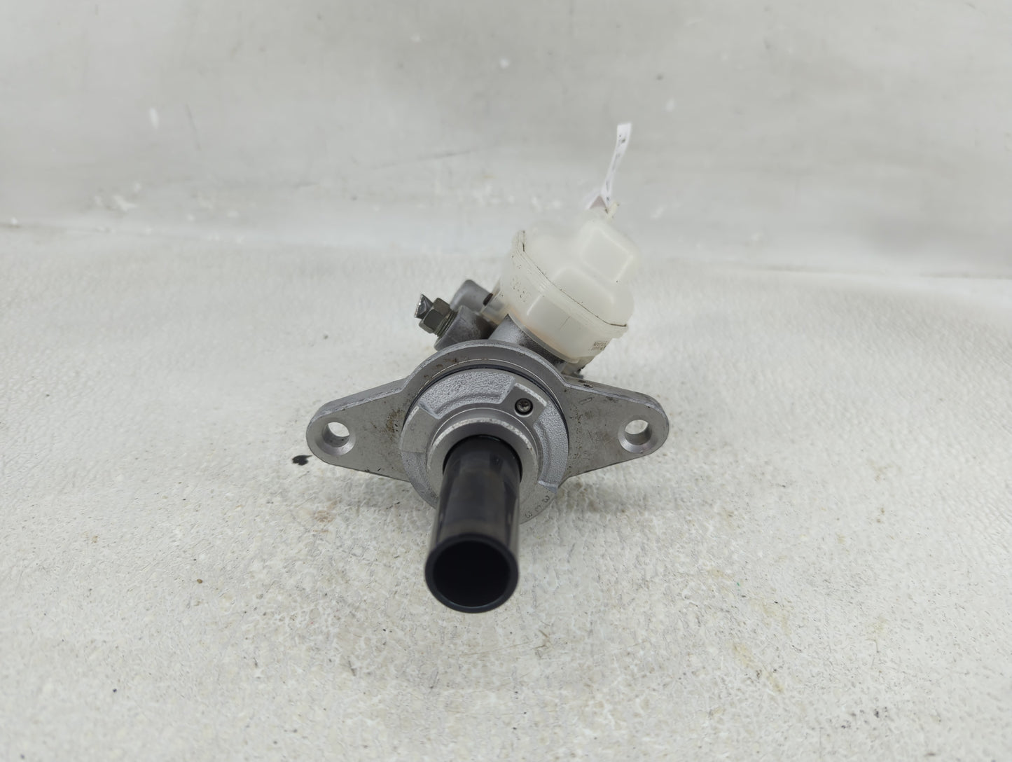 2018-2019 Toyota Highlander Brake Master Cylinder 1276537 - Oemusedautoparts1.com