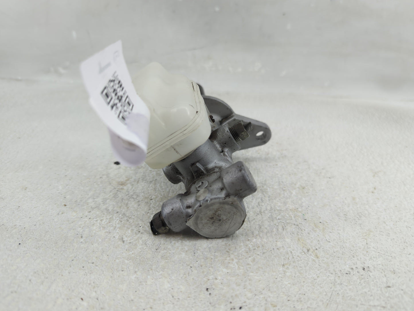 2018-2019 Toyota Highlander Brake Master Cylinder 1276537 - Oemusedautoparts1.com