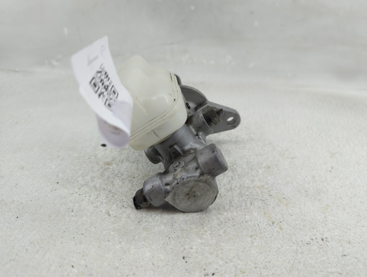 2018-2019 Toyota Highlander Brake Master Cylinder 1276537 - Oemusedautoparts1.com