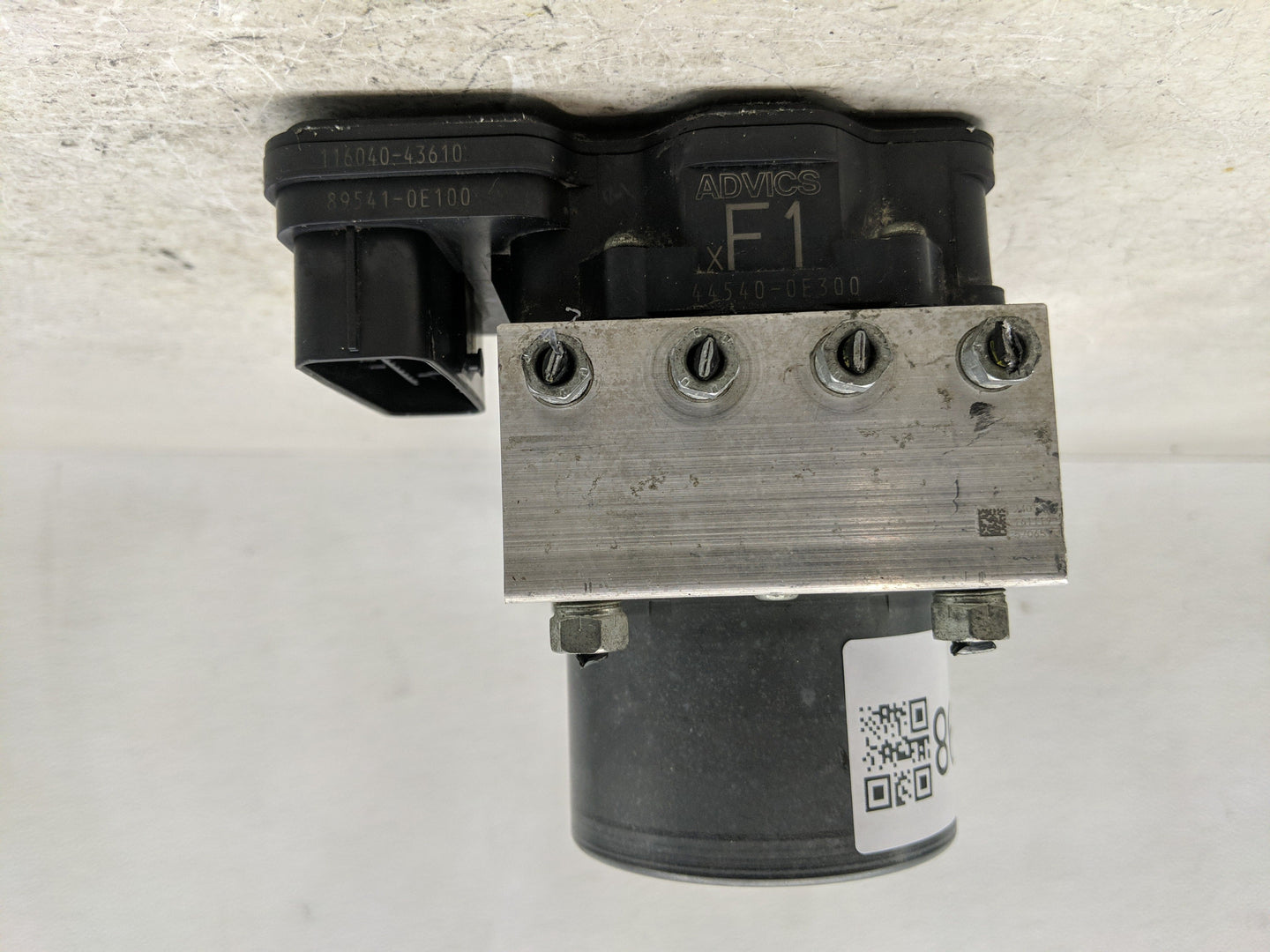 2017-2019 Toyota Highlander ABS Pump Control Module Replacement P/N:44540-0E300 Fits Fits 2017 2018 2019 OEM Used Auto Parts