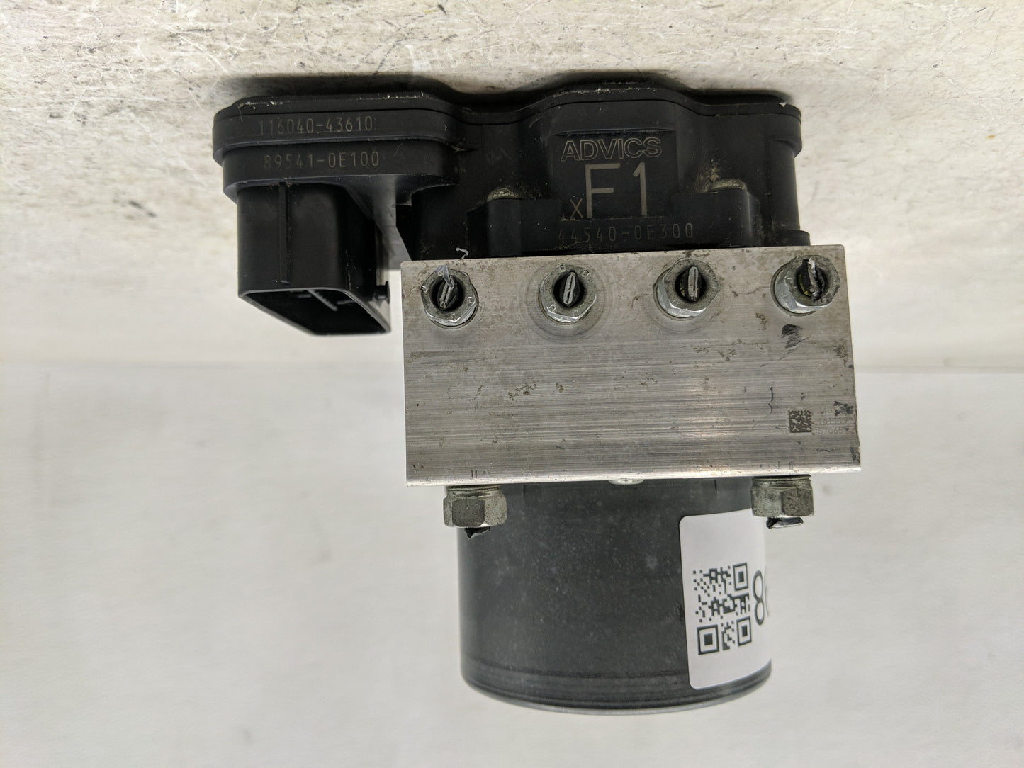 2017-2019 Toyota Highlander ABS Pump Control Module Replacement P/N:44540-0E300 Fits Fits 2017 2018 2019 OEM Used Auto Parts