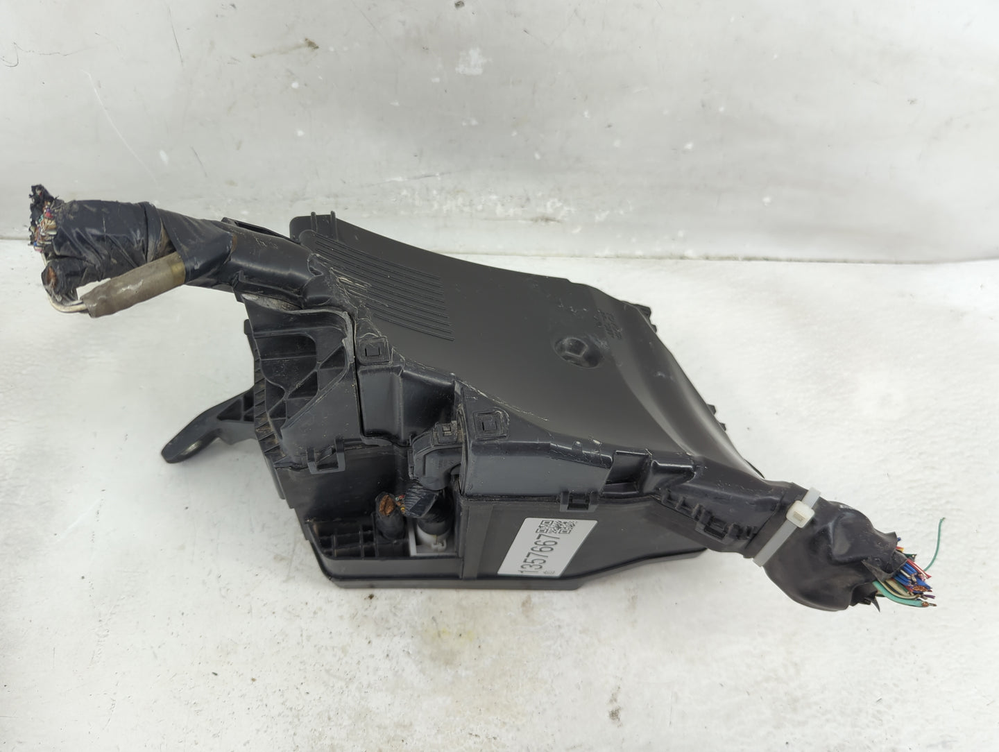 2017-2019 Toyota Highlander Fusebox Fuse Box Panel Relay Module P/N:82644-0E011 Fits Fits 2017 2018 2019 OEM Used Auto Parts