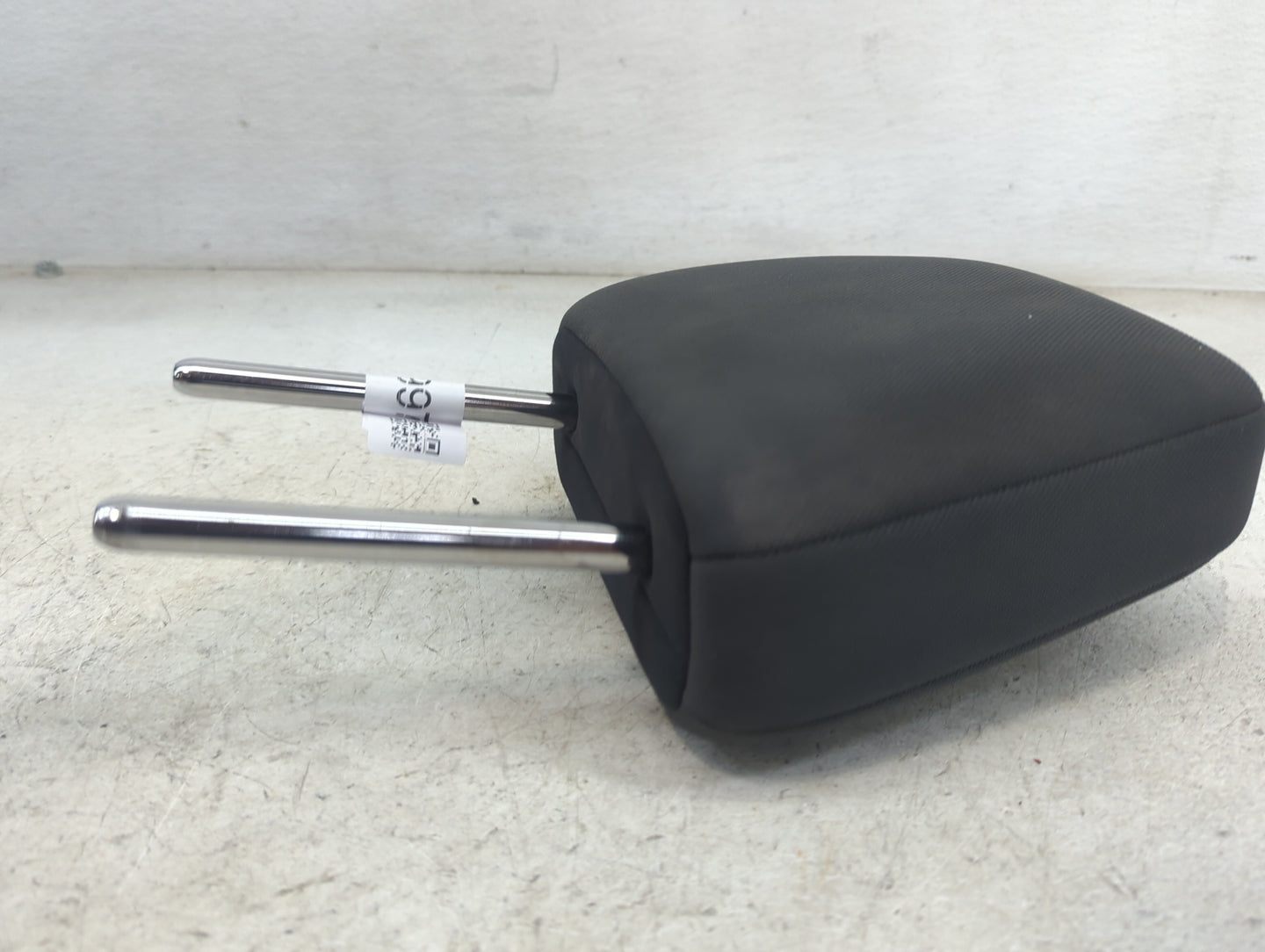 2017-2019 Toyota Highlander Headrest Head Rest Front Driver Seat Black 1470997 - Oemusedautoparts1.com