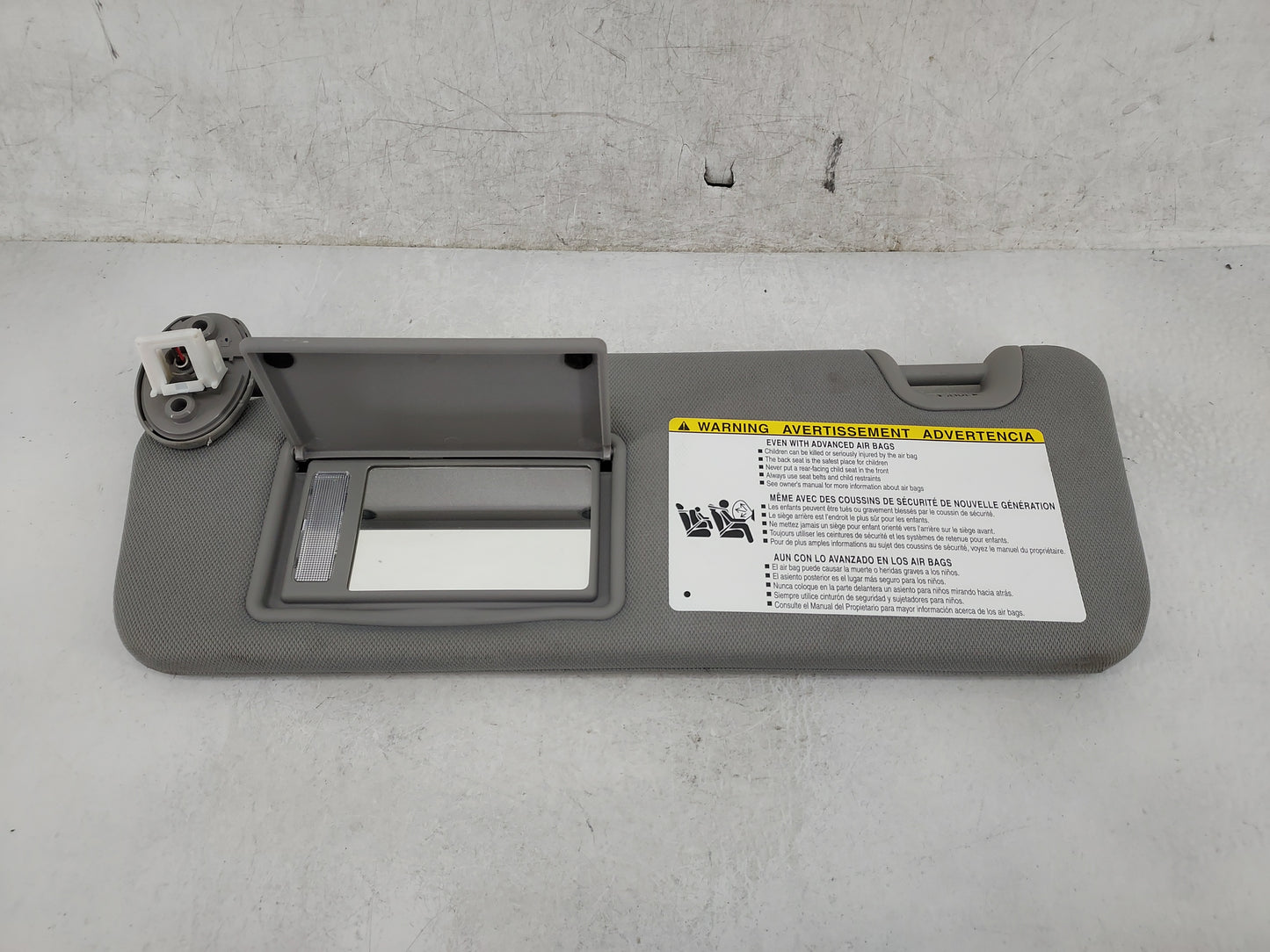 2014-2019 Toyota Highlander Sun Visor Shade Replacement Driver Left Mirror Fits Fits 2014 2015 2016 2017 2018 2019 OEM Used 
