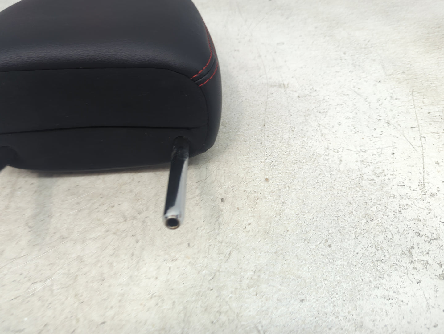 2019 Toyota Highlander Headrest Head Rest Front Driver Seat Black 1472892 - Oemusedautoparts1.com