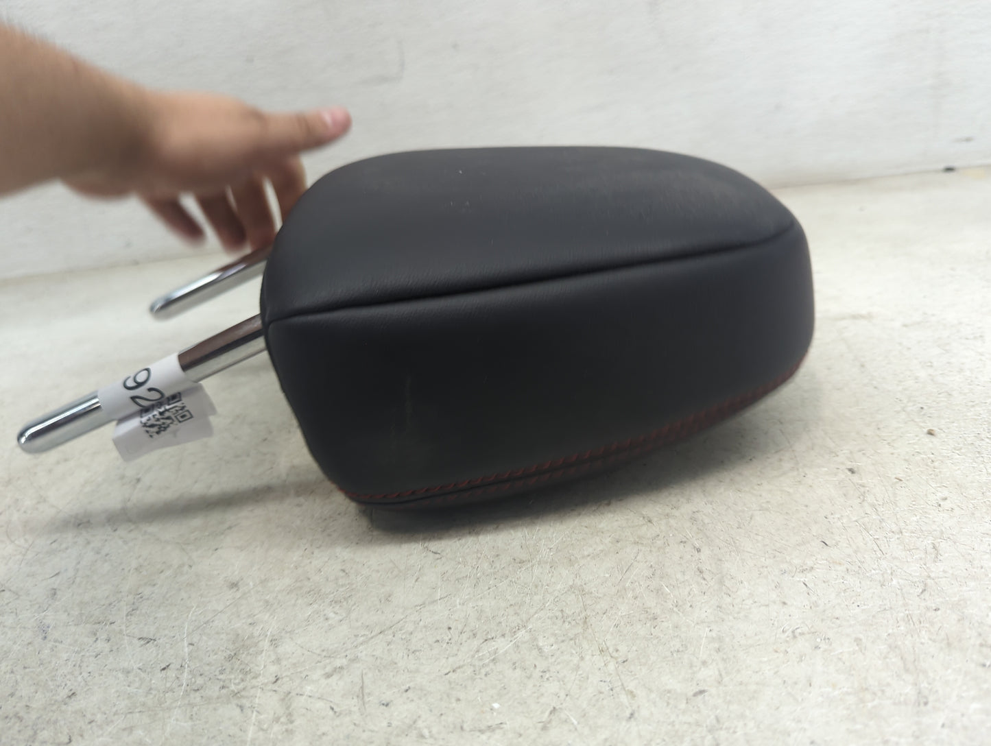 2019 Toyota Highlander Headrest Head Rest Front Driver Seat Black 1472892 - Oemusedautoparts1.com