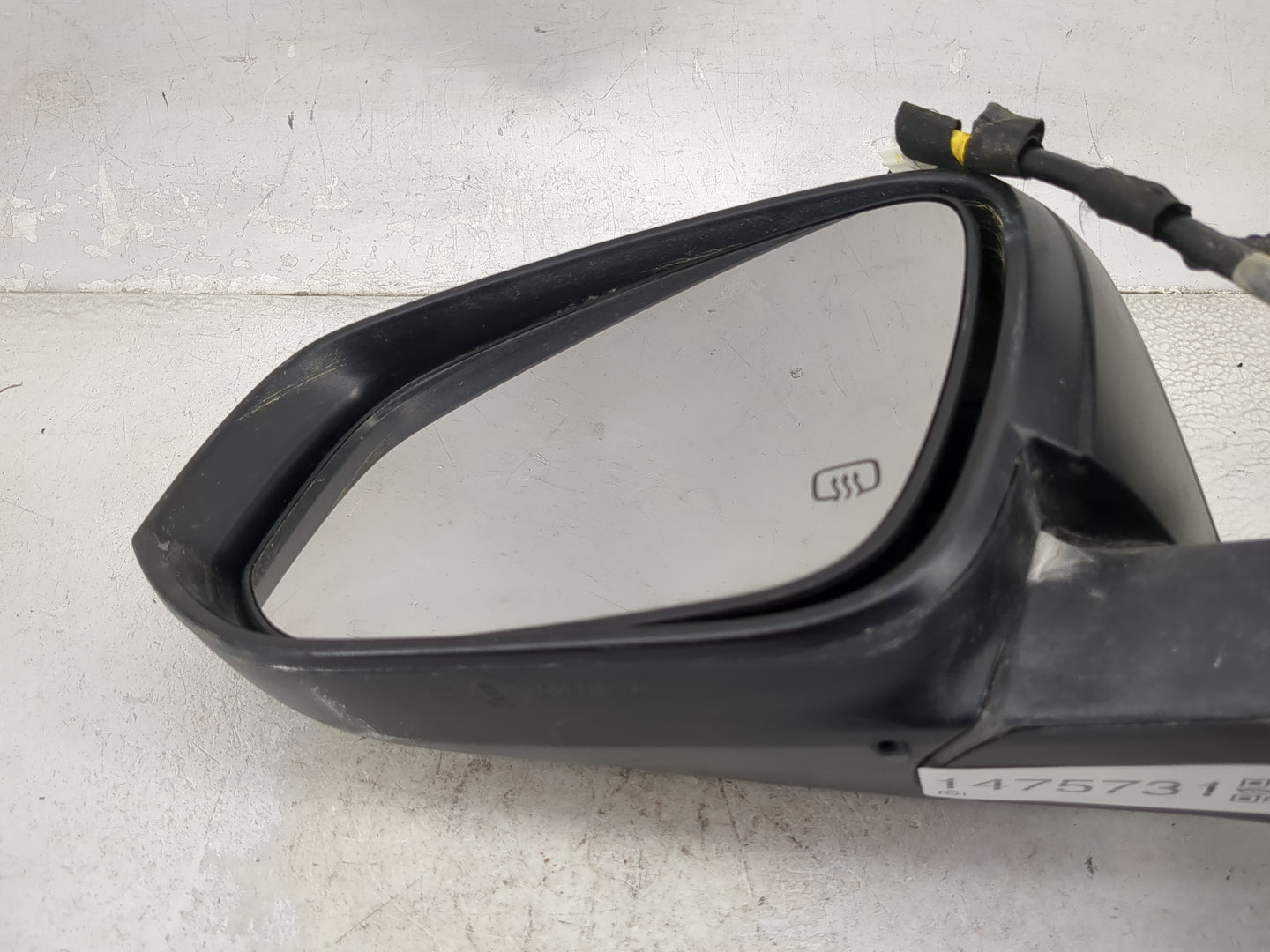 2014-2019 Toyota Highlander Driver Side View Mirror - Left Door Mirror OEM Used - Oemusedautoparts1.com