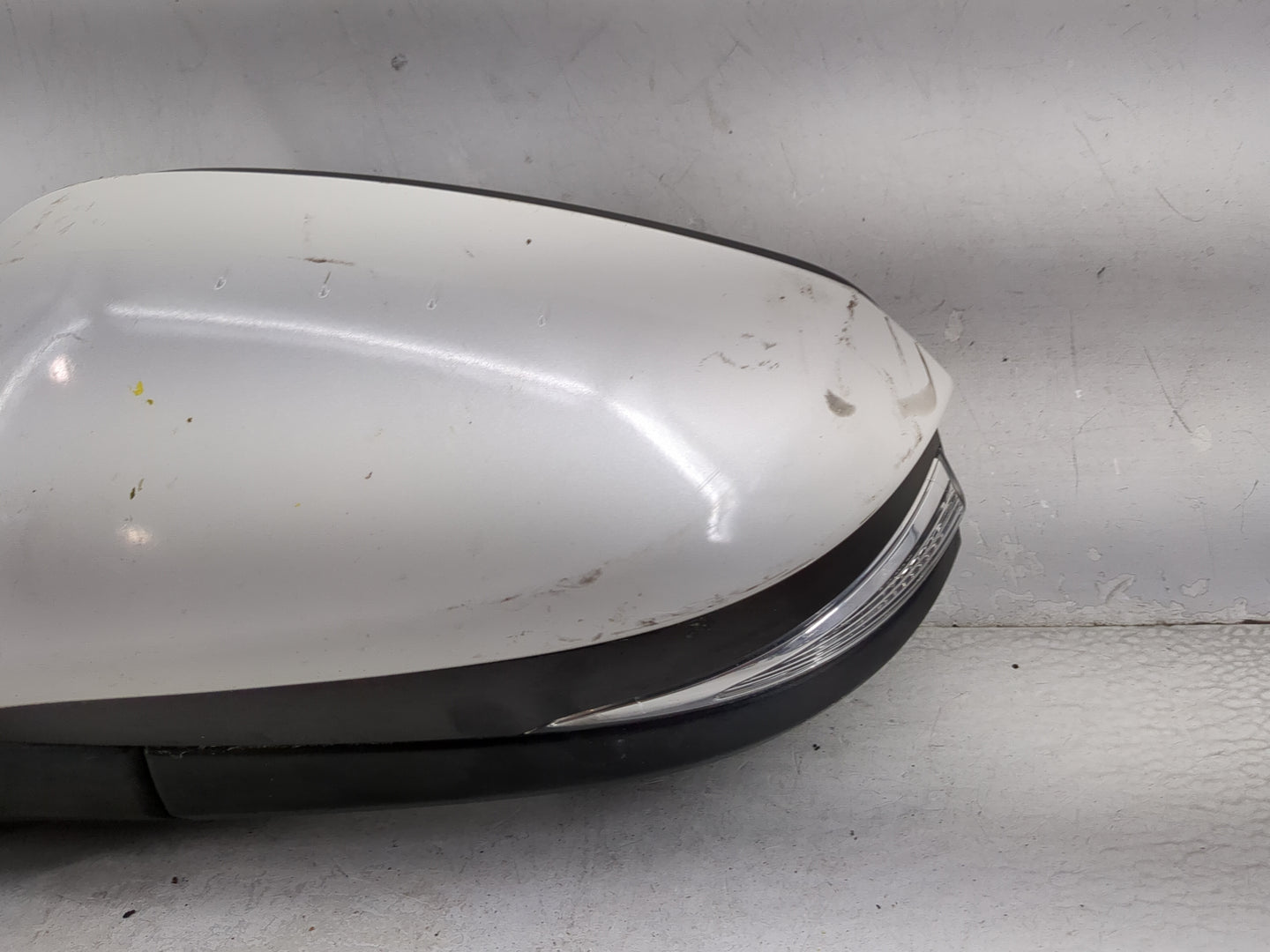 2014-2019 Toyota Highlander Driver Side View Mirror - Left Door Mirror OEM Used - Oemusedautoparts1.com