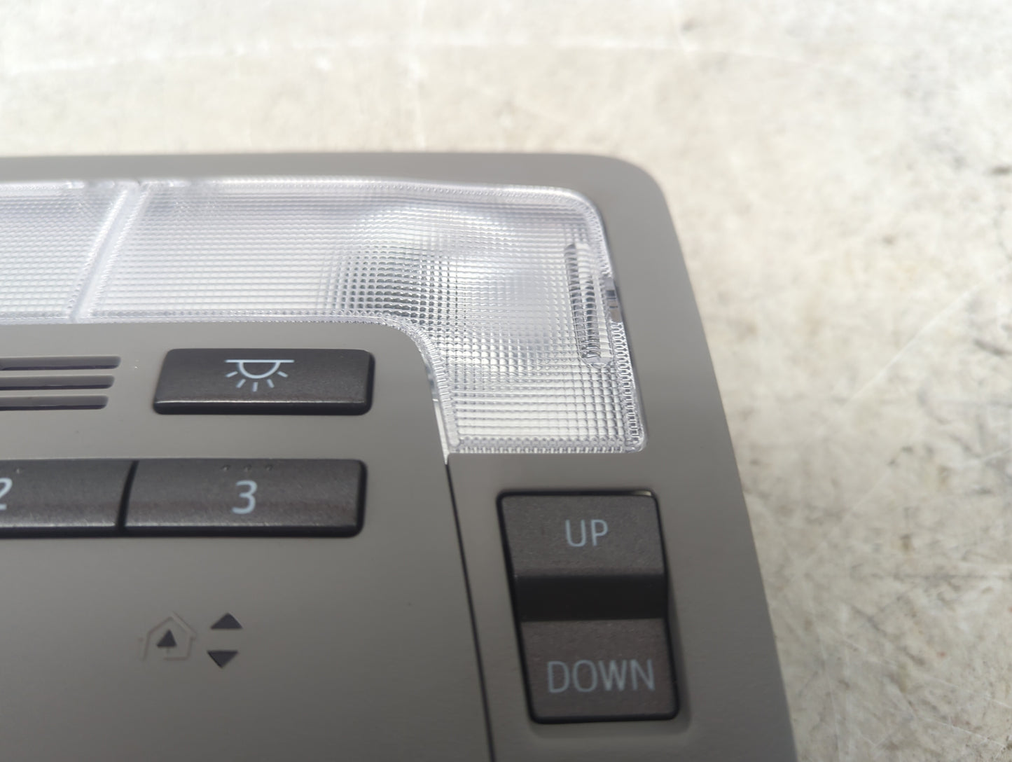 2014-2019 Toyota Highlander Overhead Console W/rear Climate Control Tan - Oemusedautoparts1.com